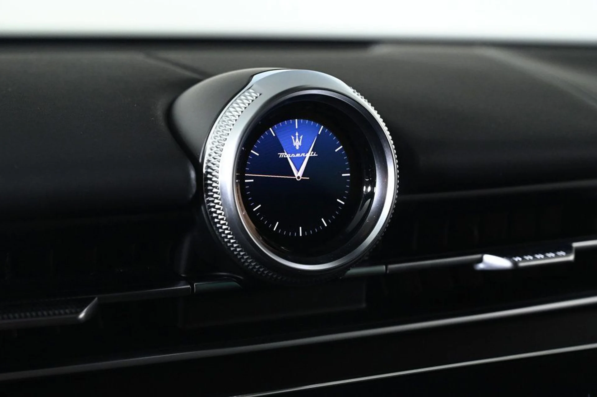 mph021_4146567098_new_2026_maserati_grecale_modena_11350_22995340_21_1024_3818144e56