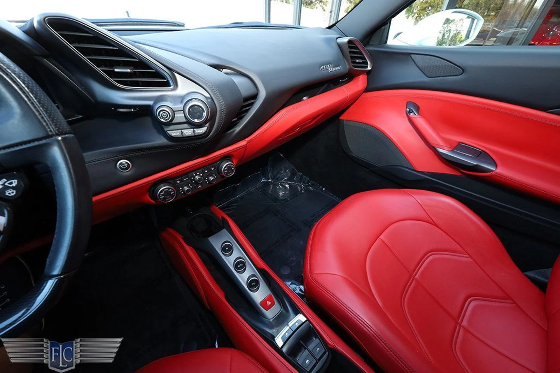 mph021_4177150891_used_2018_ferrari_488_spider_convertible_6305_22970596_22_1024_c0e25eddcb