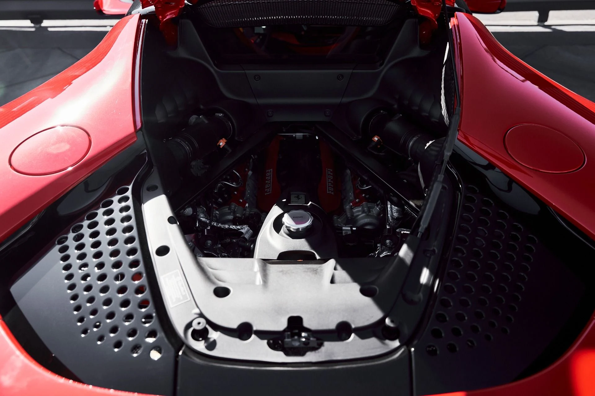 mph021_4177201215_Used_2023_Ferrari_SF_90_Stradale_Base_1772766220_726f12fa95