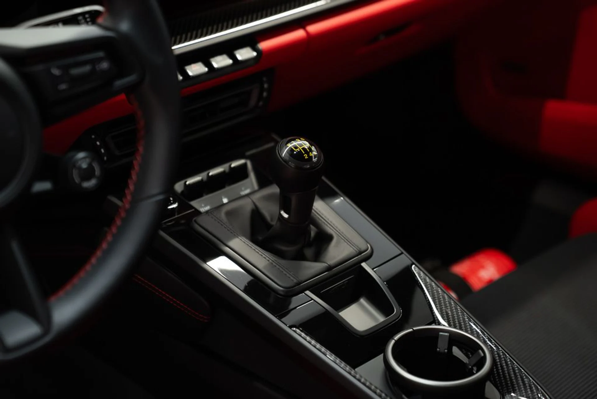 mph021_4177544424_porsche_911_2024_afc51fb453