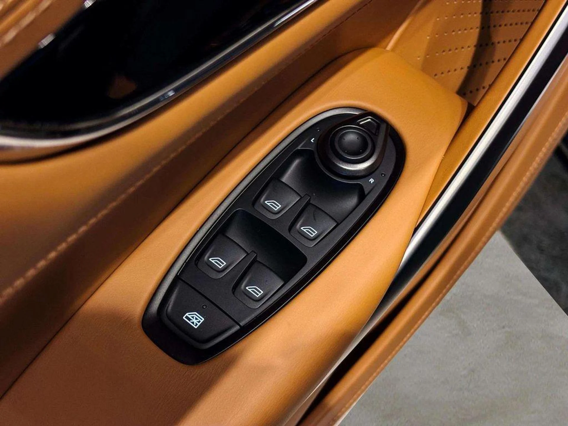 mph021_4183918508_Gsh_MPVLK_2_Yc_G_Un_W_kj_Gly_Z_Ioab_Q_e9419ebae3