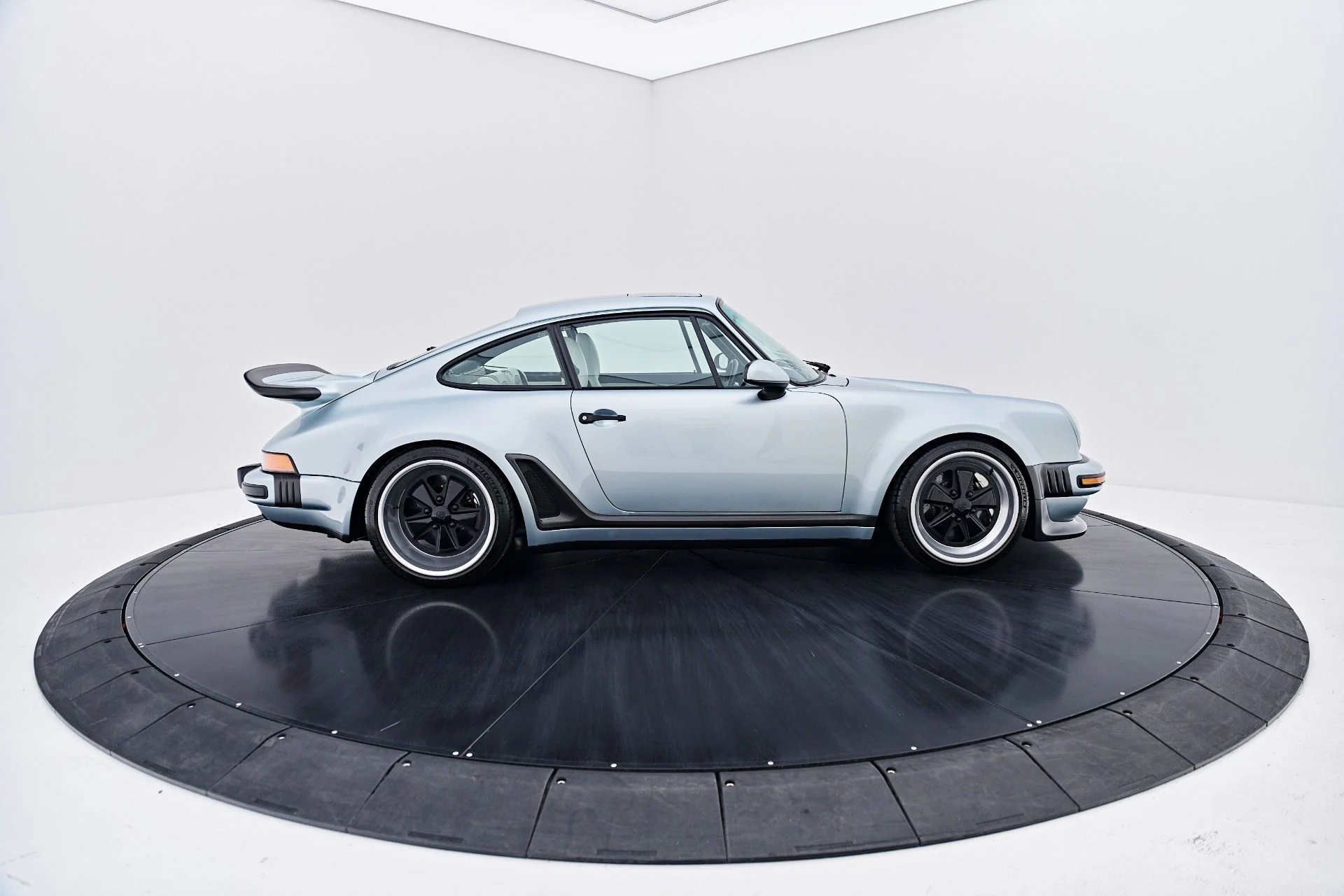 mph021_4189629452_Used_1990_Porsche_911_1789729618_0847688ab9