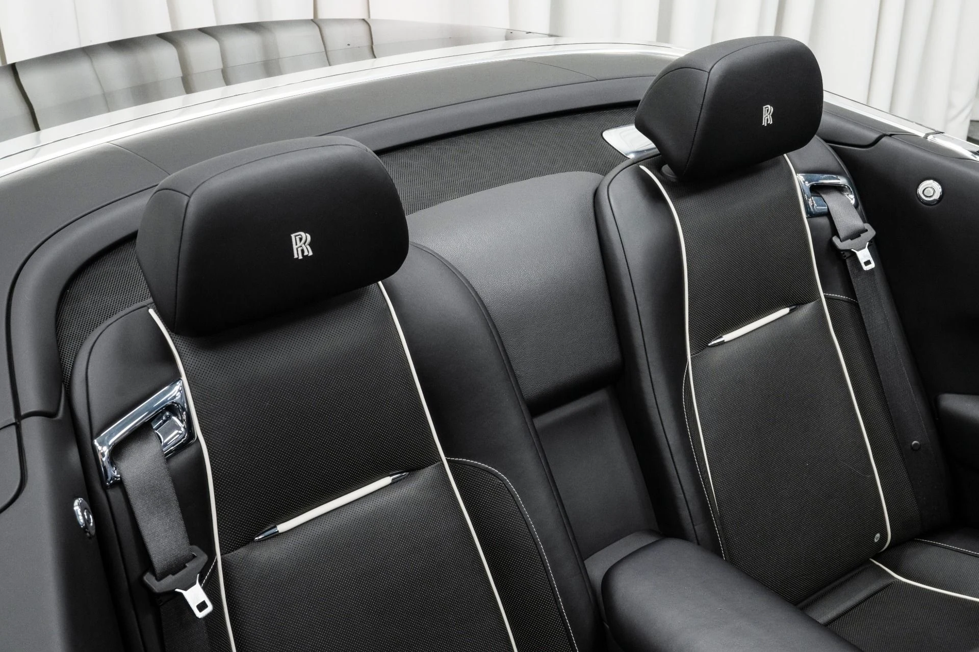 mph021_4195334073_Used_2017_Rolls_Royce_Dawn_Full_Polish_Wheels_Contrast_Stitching_and_Piping_Low_Miles_1764715069_50698a0aca