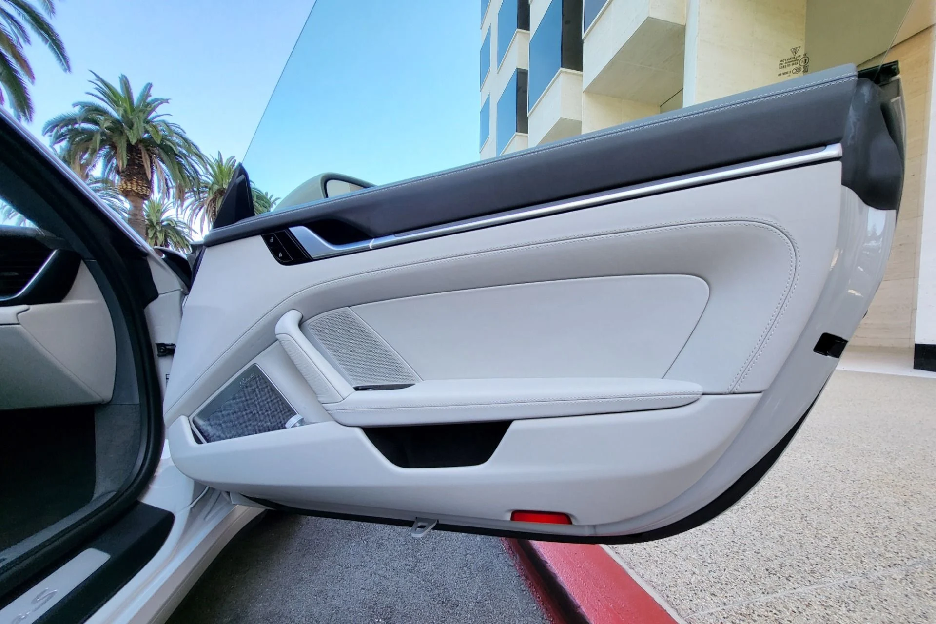 mph021_4195346006_Used_2021_Porsche_911_Carrera_S_1768411051_50aca060ae