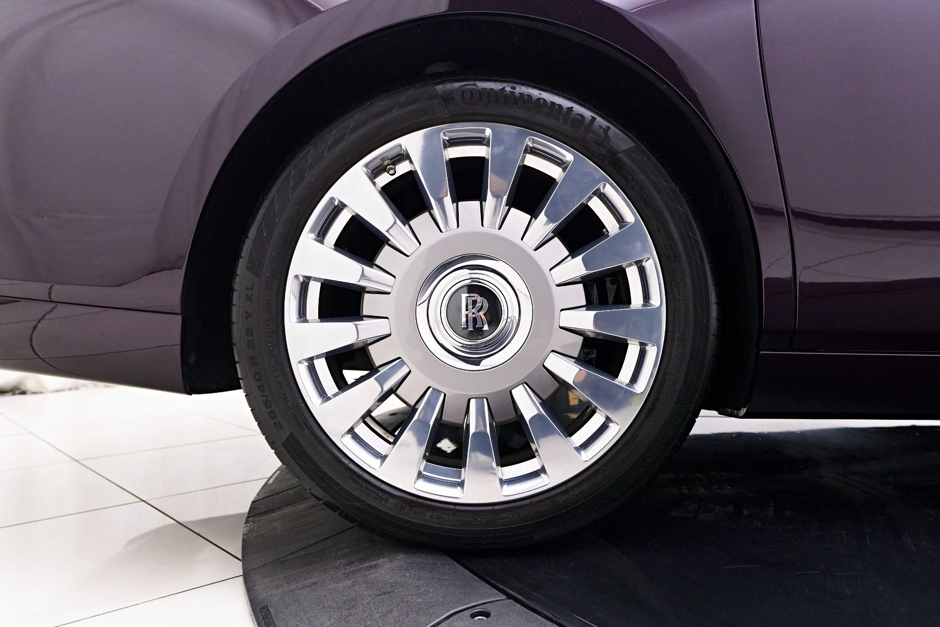 mph021_4196129152_Used_2019_Rolls_Royce_Phantom_Base_1747772635_1460e3da90