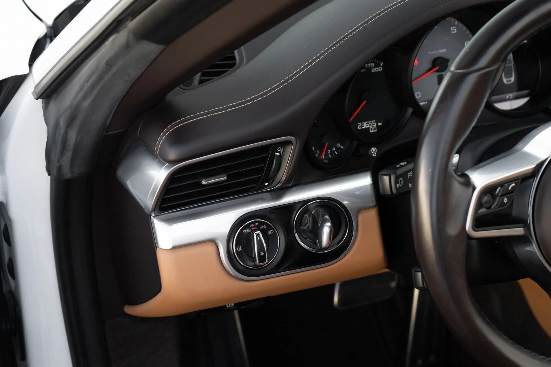 mph021_4197770090_Used_2018_Porsche_911_Carrera_4_S_1775580222_759e50f1c8