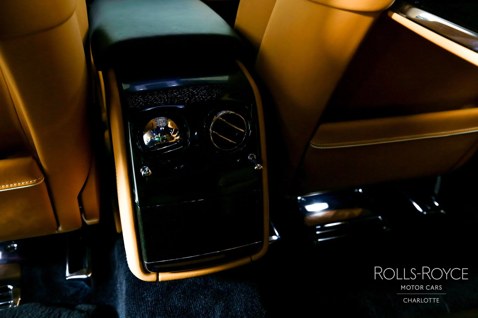 mph021_4201697805_Used_2020_Rolls_Royce_Phantom_1752871576_87184194e6