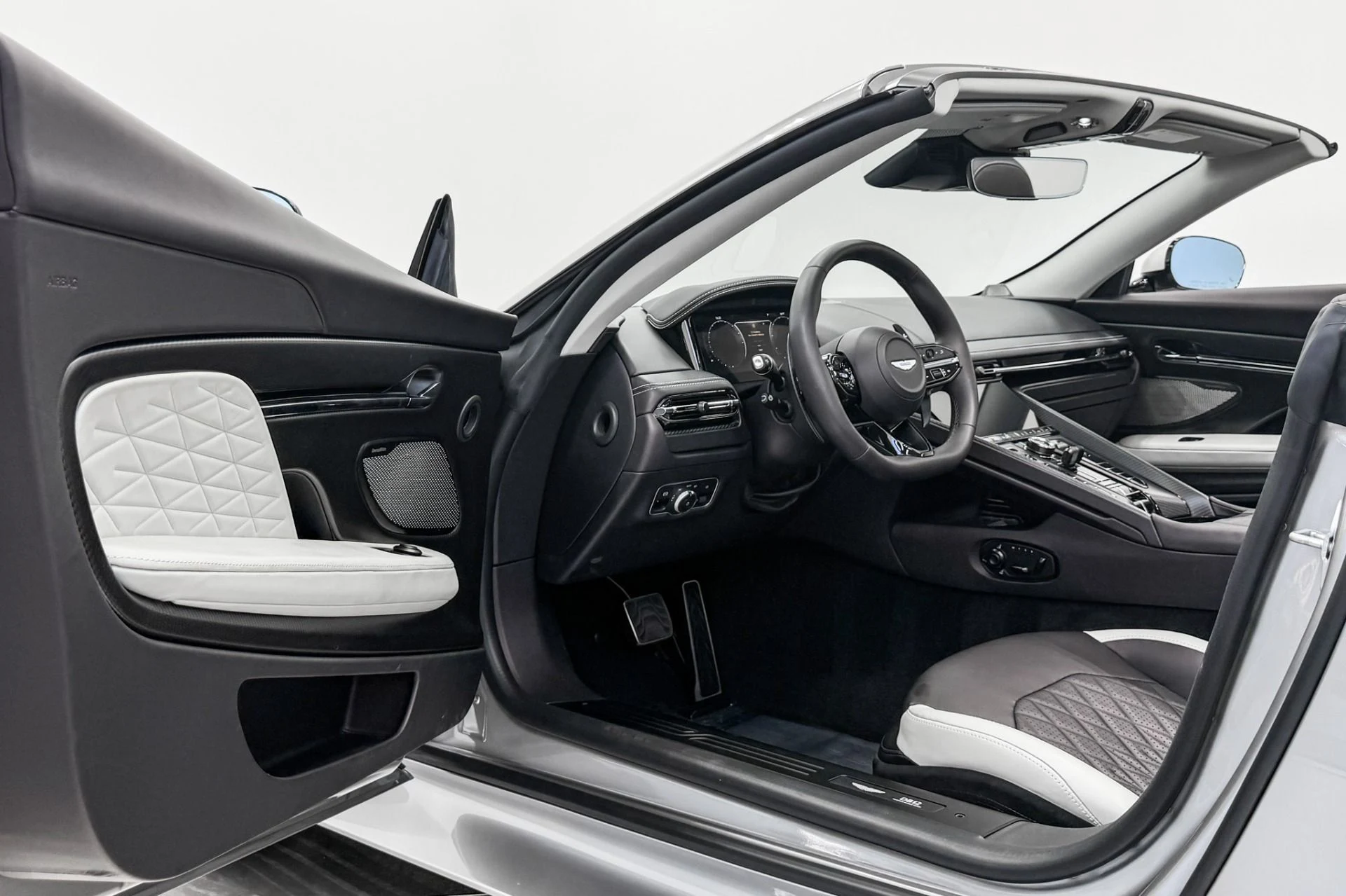 mph021_4205114718_Used_2025_Aston_Martin_DB_12_Volante_Duotone_interior_Bowers_and_Wilkins_Audio_Nearly_New_1789749797_1ff53f3df7
