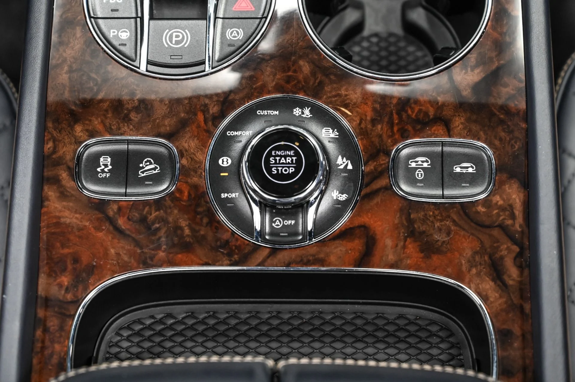 mph021_4210479277_Used_2018_Bentley_Bentayga_W12_1758835166_8af1686852