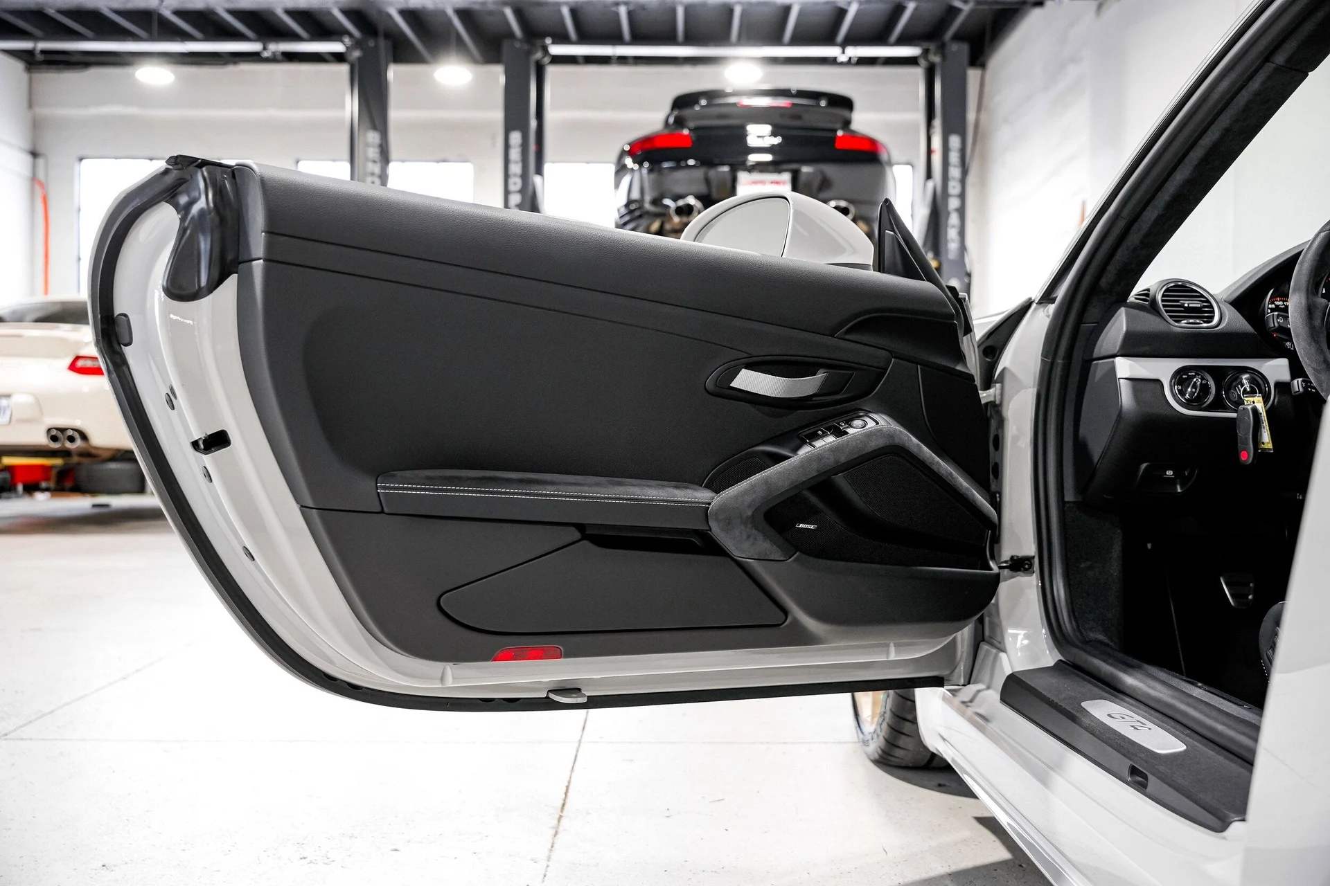 mph021_4221840646_6527aed27513c78ff3e2c1102ad2abdcx_d1763e3667