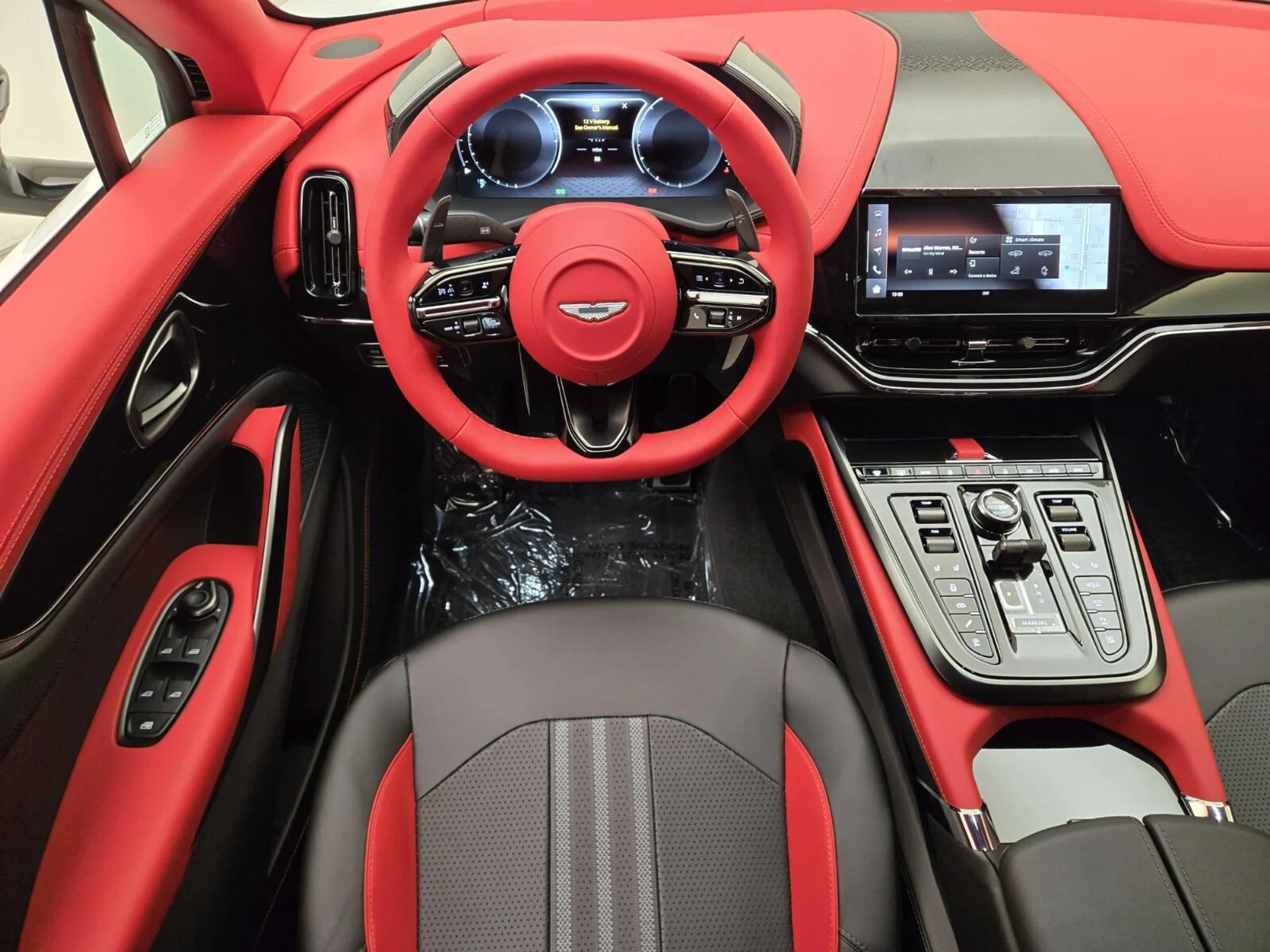 mph021_4228213311_New_2025_Aston_Martin_DBX_707_1756187104_d1d8b75cf4