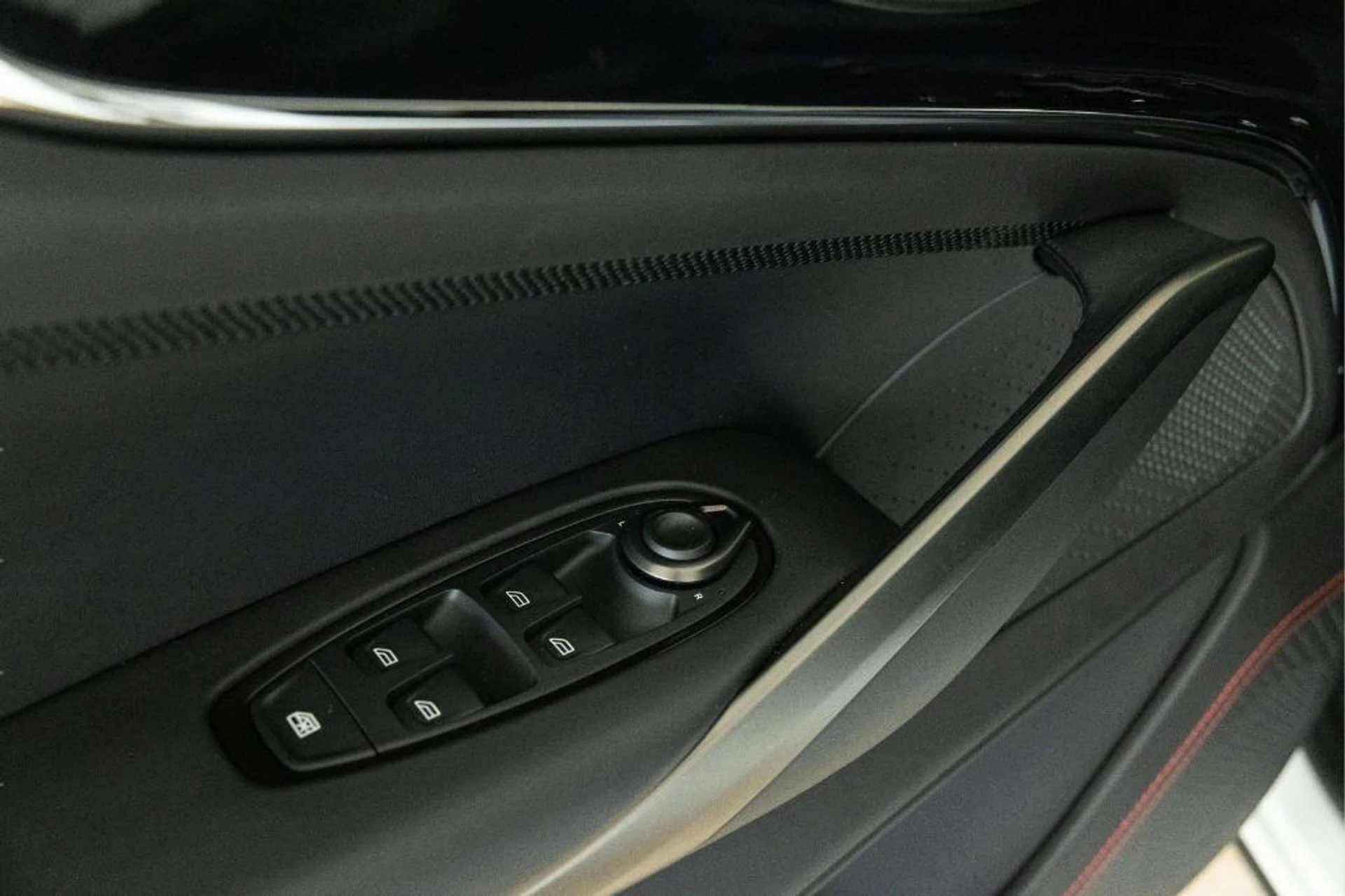 mph021_4231424183_b_TQ_3_Bee_Tu96bhm1_Rm3_Gp29r2da_A_20eb83dbba