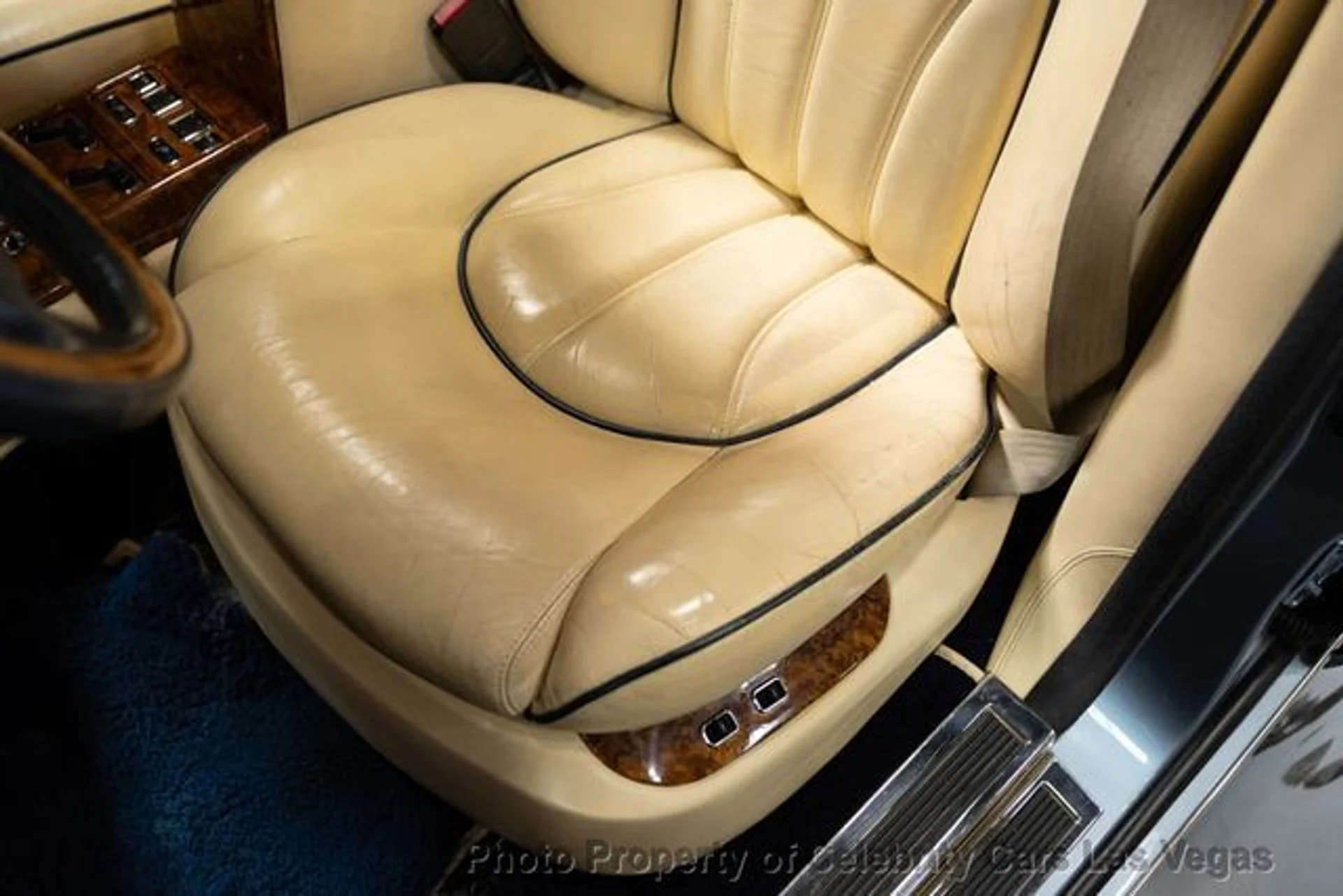 mph021_4239592451_used_2002_rolls_royce_silver_seraph_lastofline1of120forus170totalworldwide_9707_23079302_26_640_75b0a46902