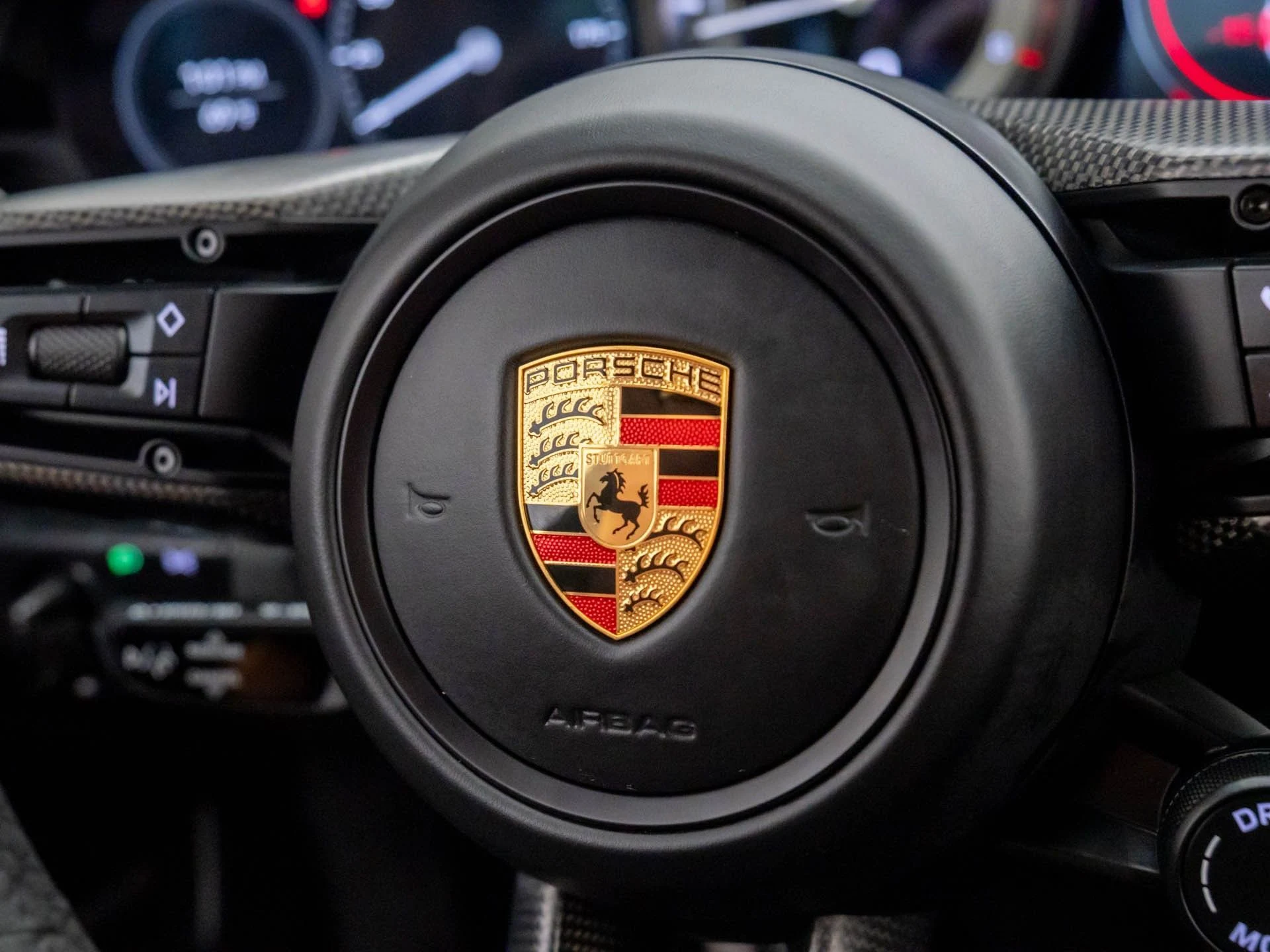 mph021_424850856_1518252610eb684e00a3fb773a7e3908x_5ea405f6ba