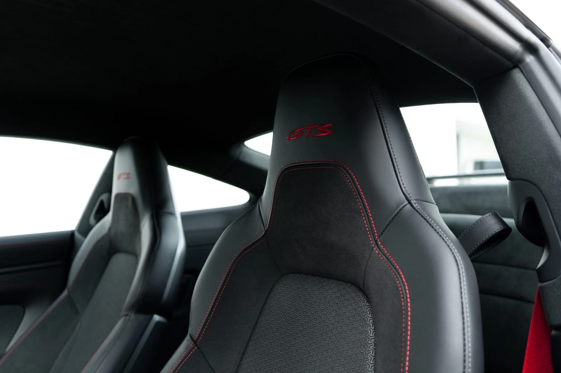 mph021_4251738967_Used_2025_Porsche_911_Carrera_4_GTS_1766512574_f49968b322