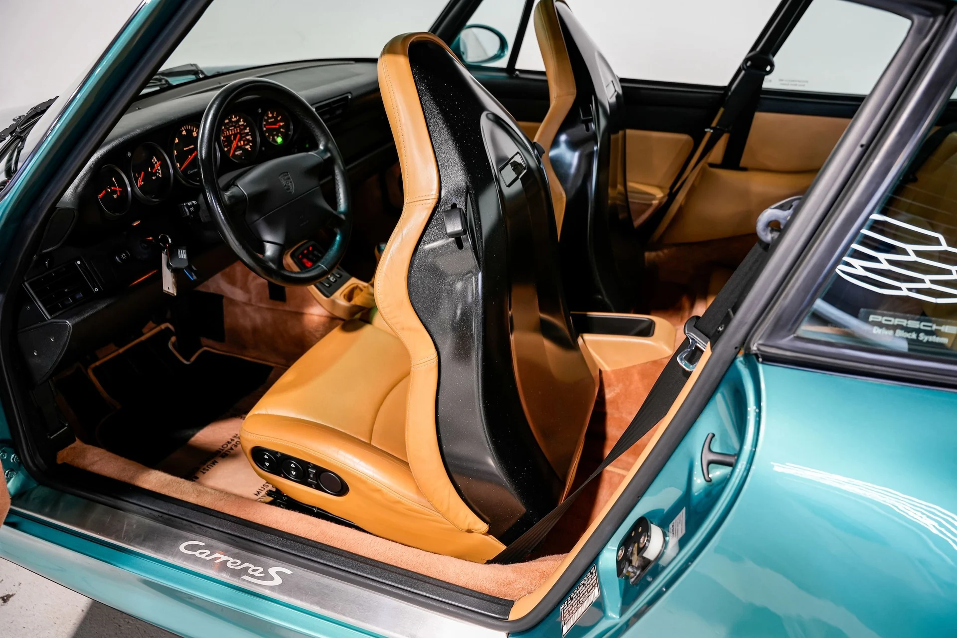 mph021_4256491439_c69bb4c7f3d3f23dbf51f5f79e1589a2x_b835383396