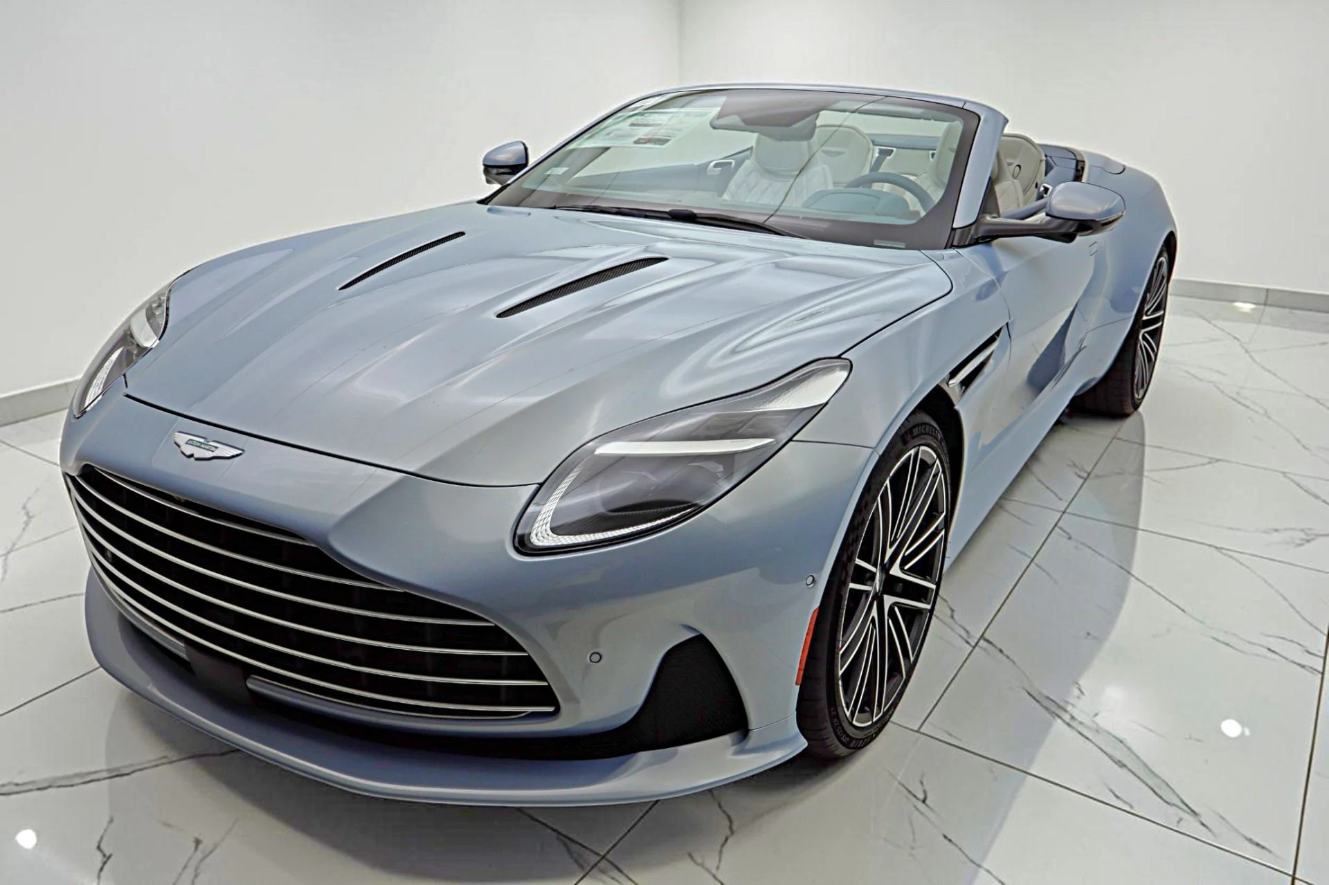 mph021_4262916006_New_2026_Aston_Martin_DB_12_Volante_d6b94d7626