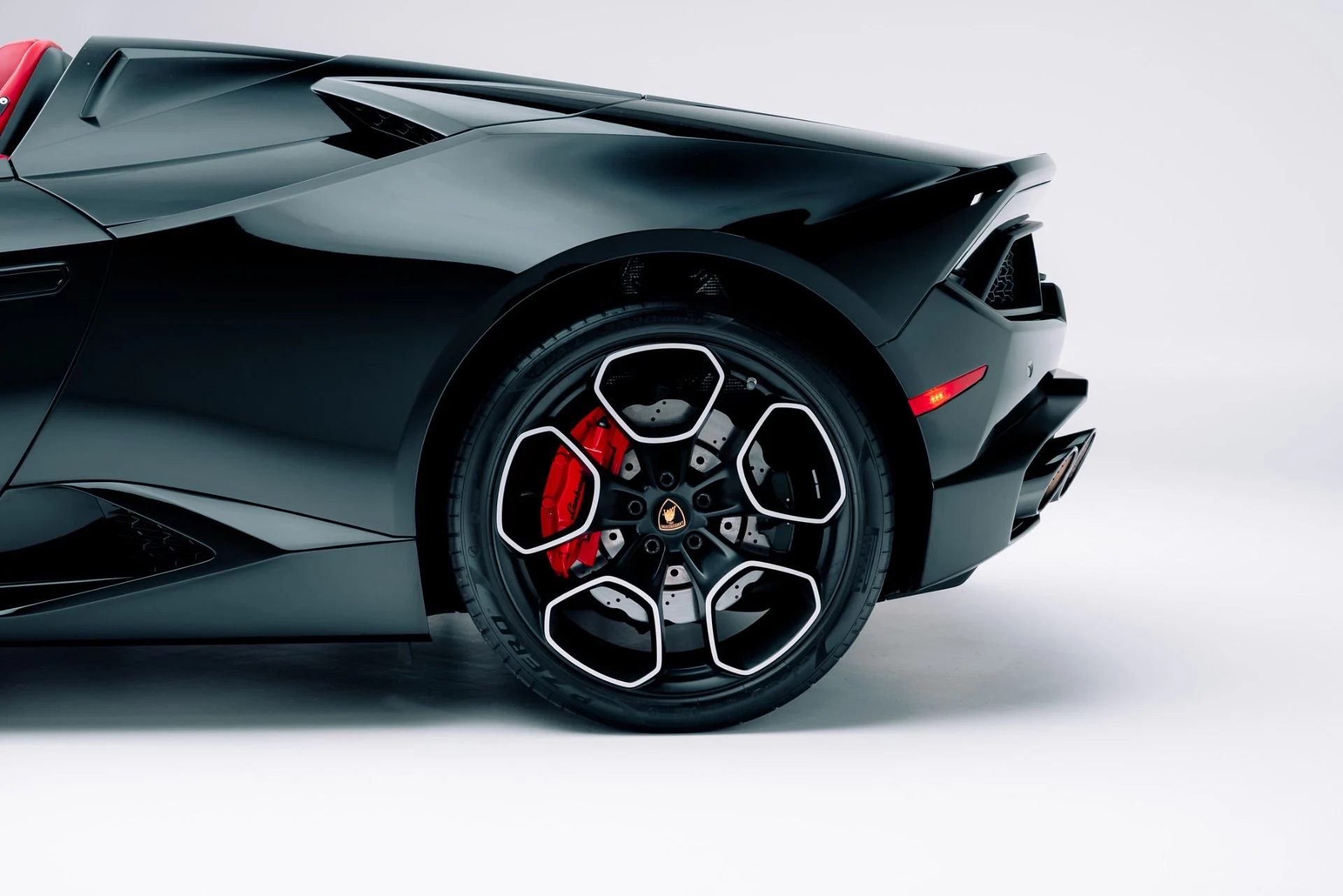 mph021_4263029739_Used_2019_Lamborghini_Huracan_LP_580_2_Spyder_1763507934_aa0f867a58