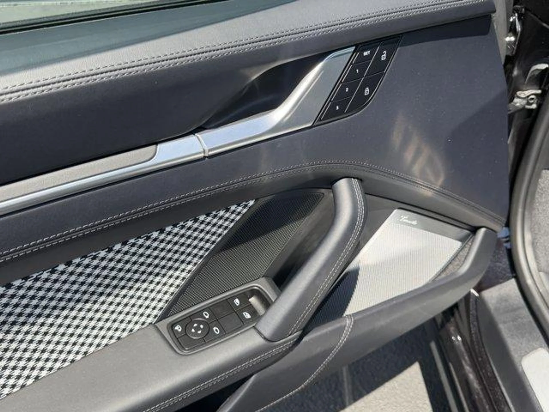 mph021_4265175436_qysq_G5w2_Gg_Okh_sk_U0tl6_Yf_Cl_Y_82526e0bb1