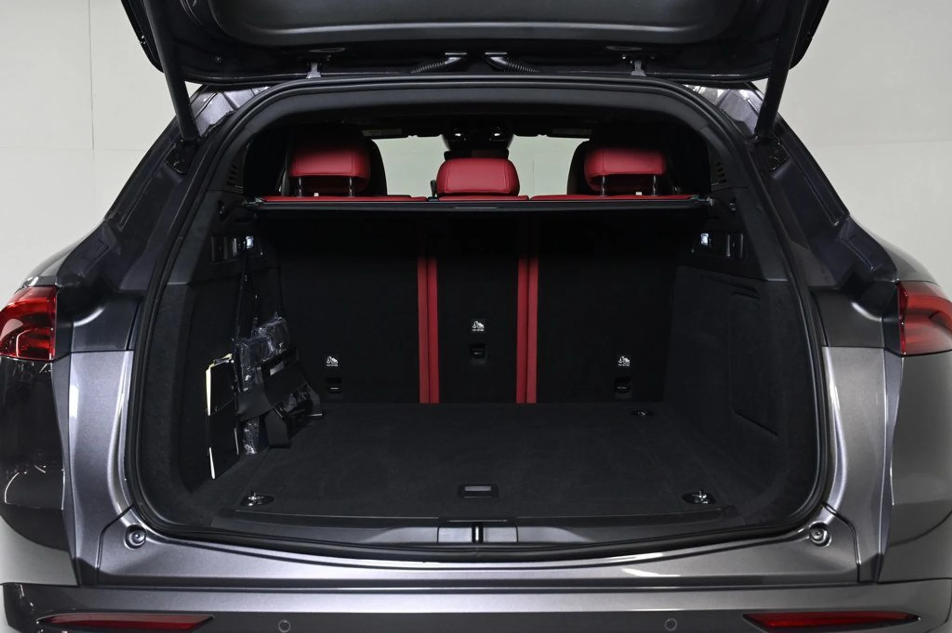 mph021_4269243307_new_2026_maserati_grecale_modena_11350_22970929_21_1024_a60495ddcf