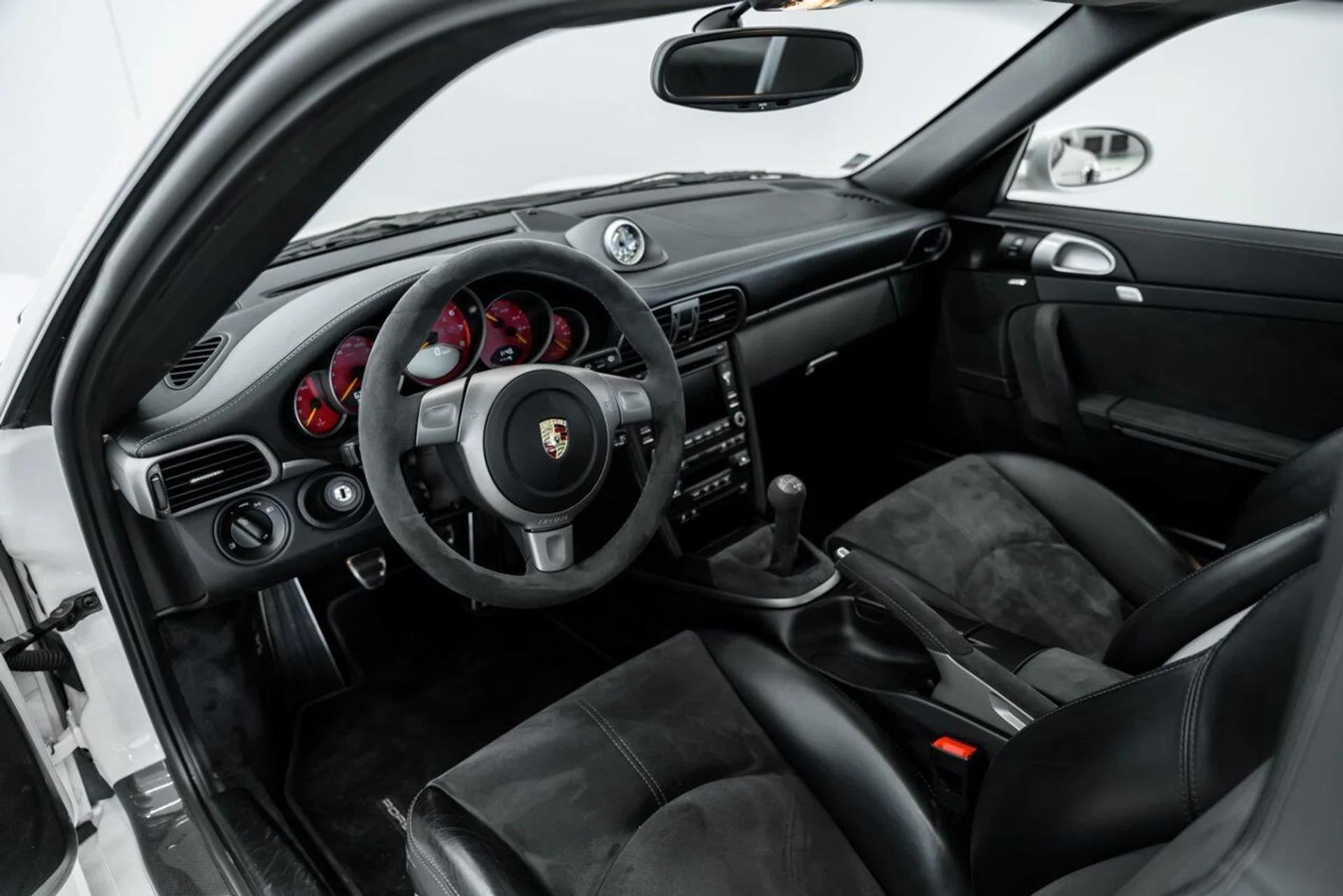 mph021_4272109808_porsche_911_2009_jpg_v_1758918548_dc2baaff57