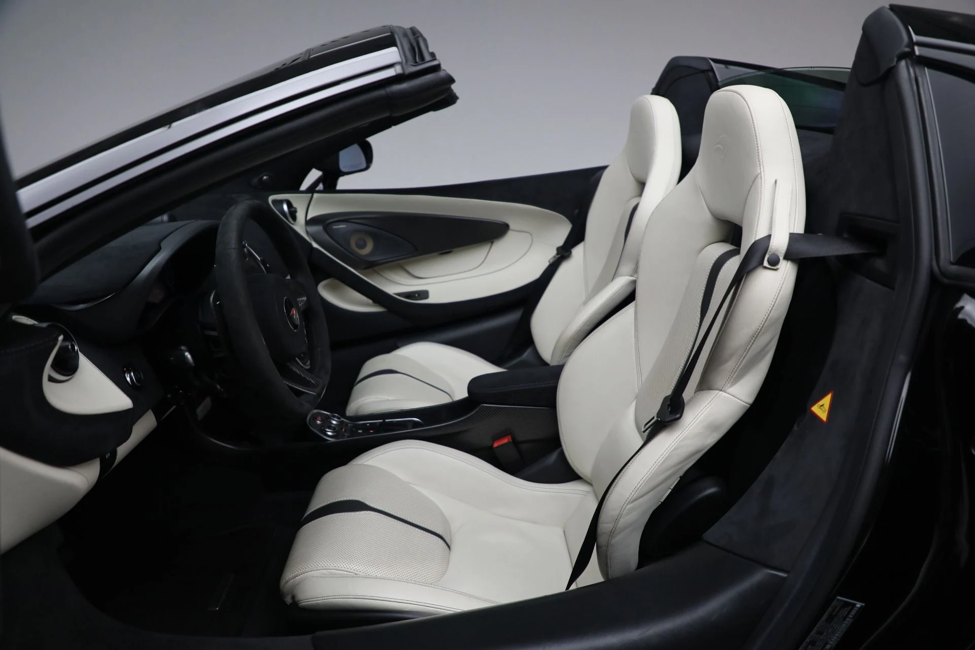 mph021_4277395558_Used_2018_Mc_Laren_570_S_Spider_8636799884