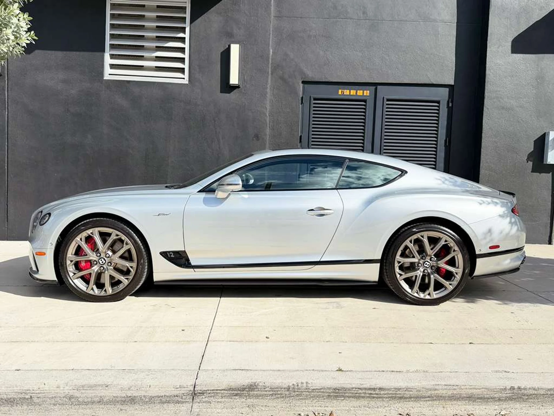 mph021_427957010_Whats_App_Image_2025_12_17_at_5_40_18_PM_3_21b13d93dd