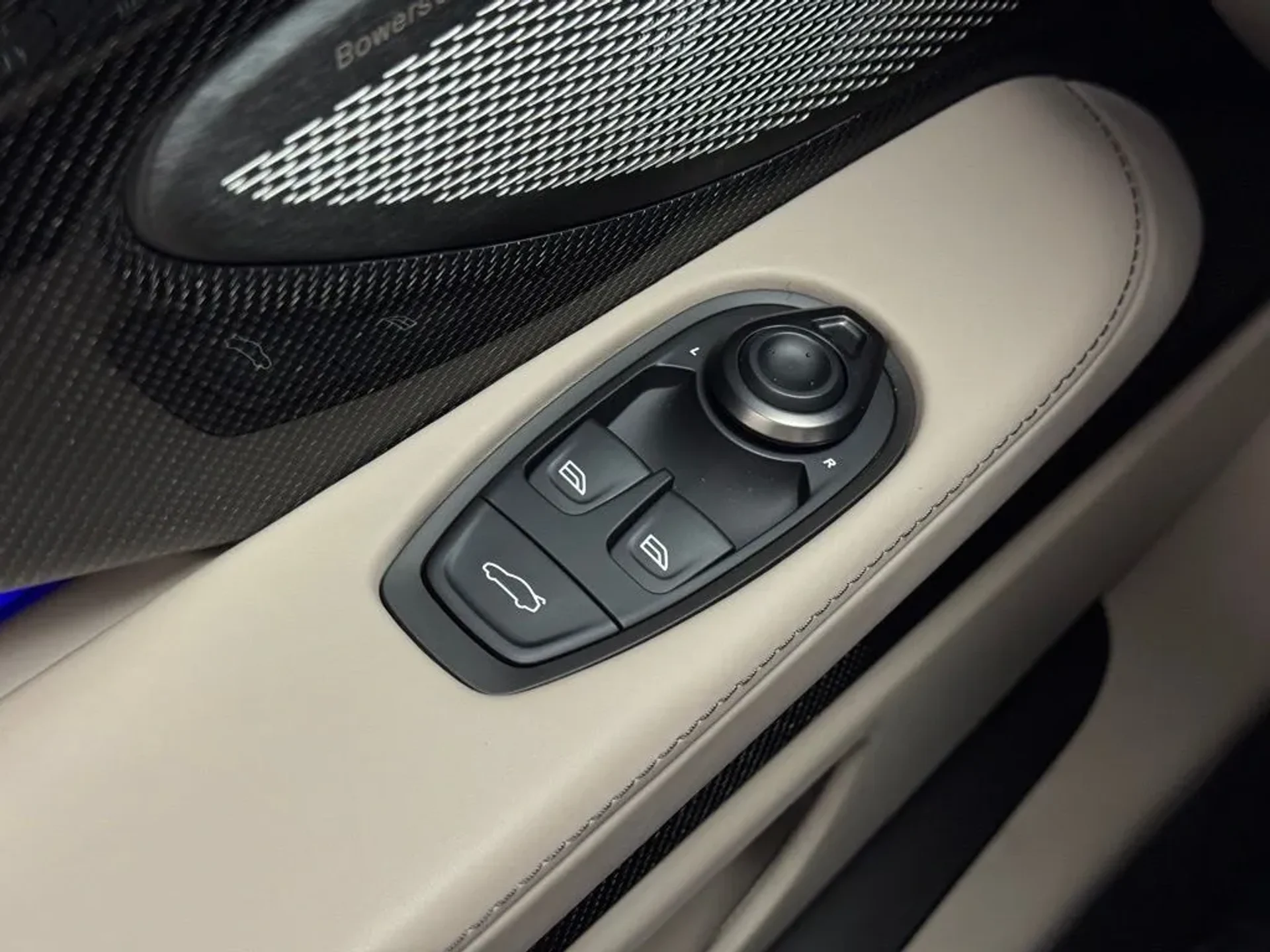 mph021_42842562_9ts5o6p2xbhjsonmcrg1x84osp3r_3bb7bd9c47