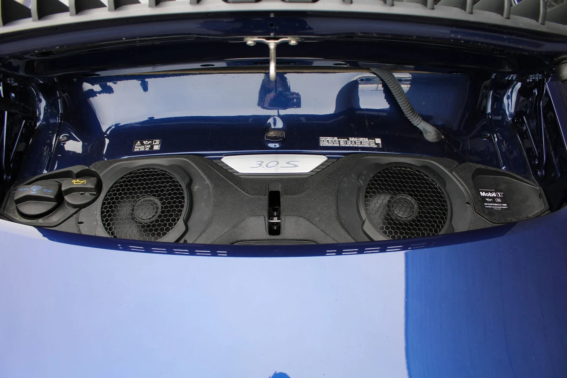 mph021_439230593_f3e9d405f1c873265f5b53f834fec326_b1ac127545