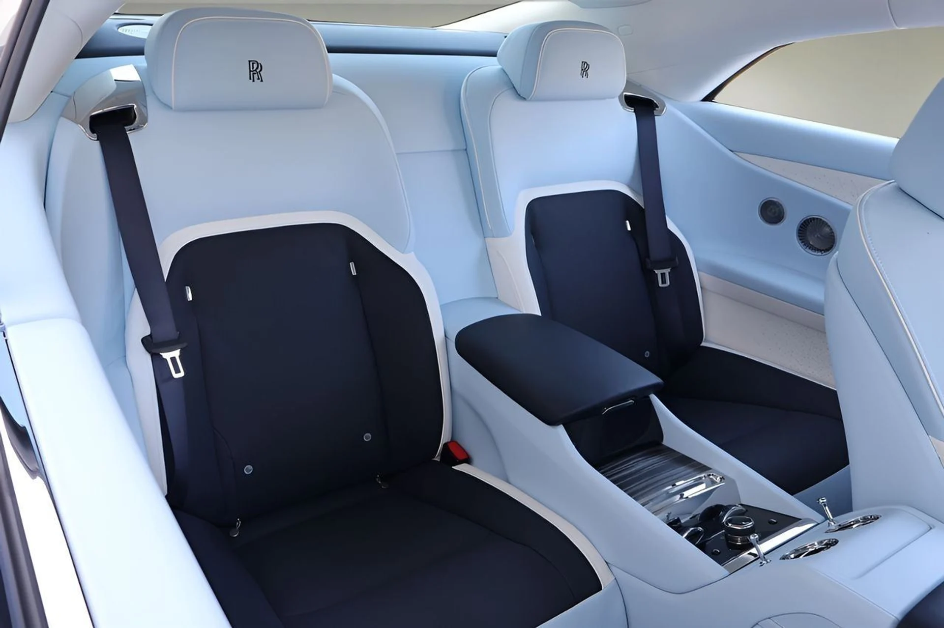 mph021_44228947_22_083b13b5f1