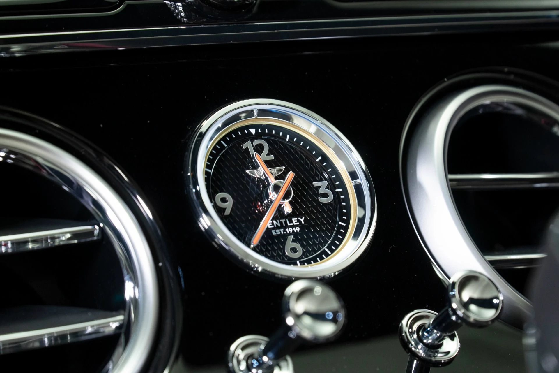 mph021_446312901_New_2026_Bentley_Continental_GTC_Azure_1777565984_d13e0f5651