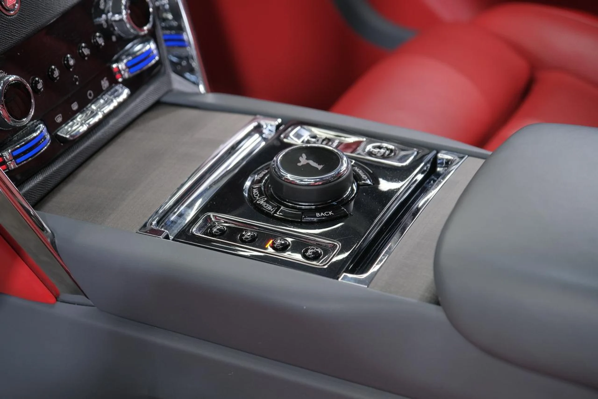 mph021_449949231_3c6f7eded81ffd475f4978471c0bab75_465780b997