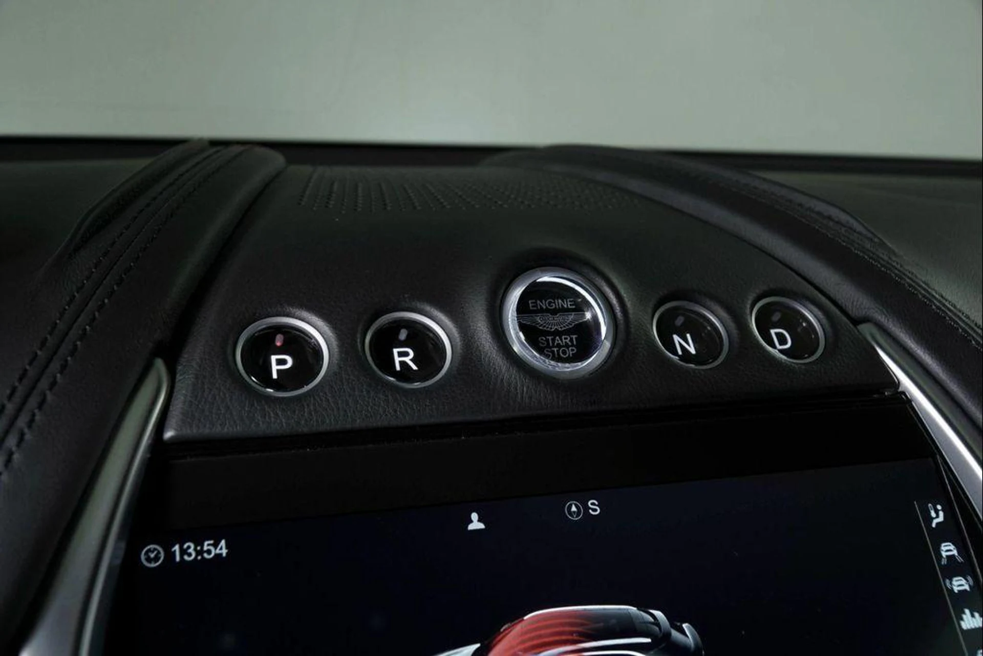 mph021_459853659_h_NZ_Xi_Ilm_MI_Pbg_Esq_RH_7_HLU_4n_Oc_50ecd44efa