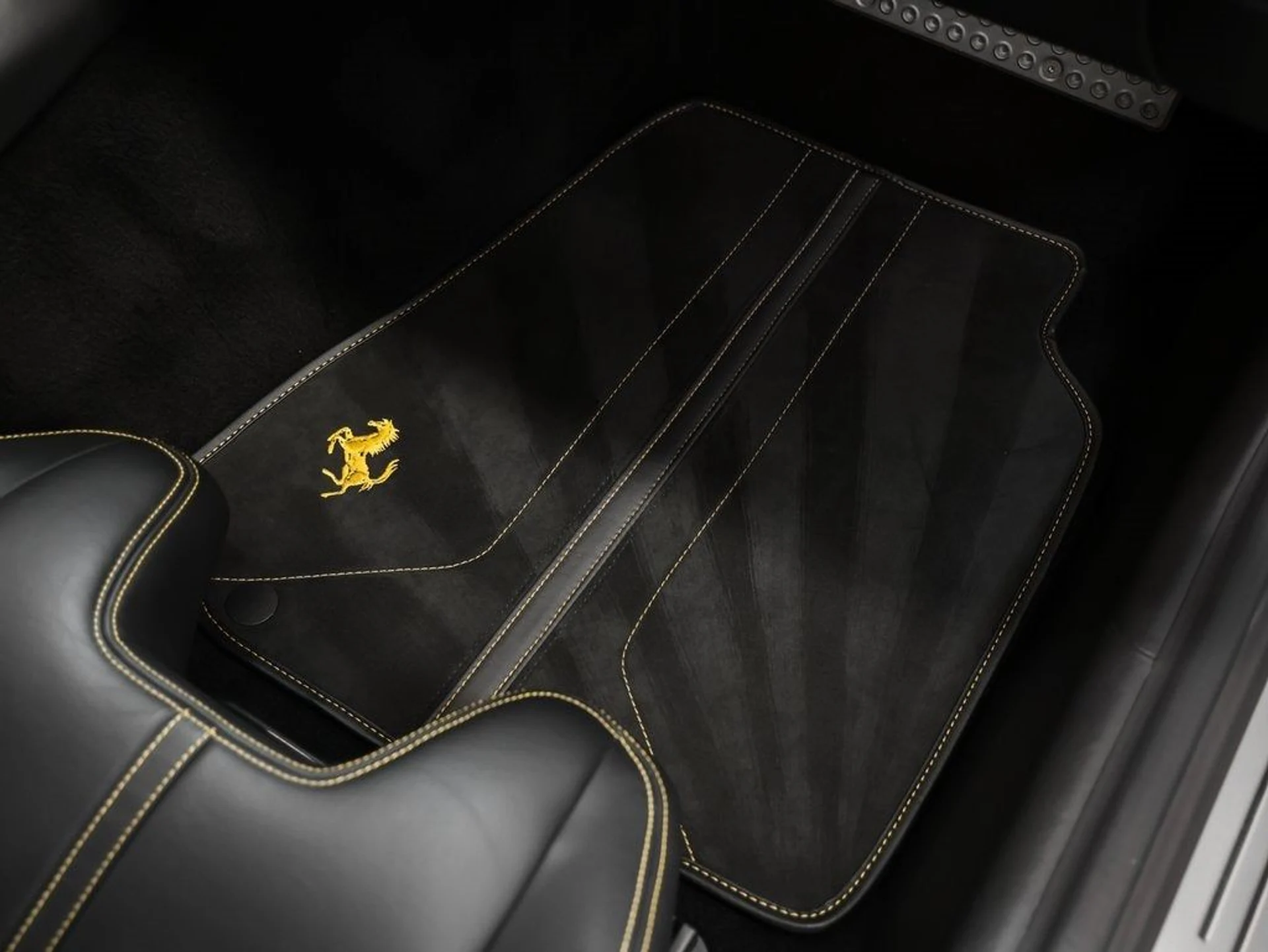 mph021_46075825_22_cfff3974e9