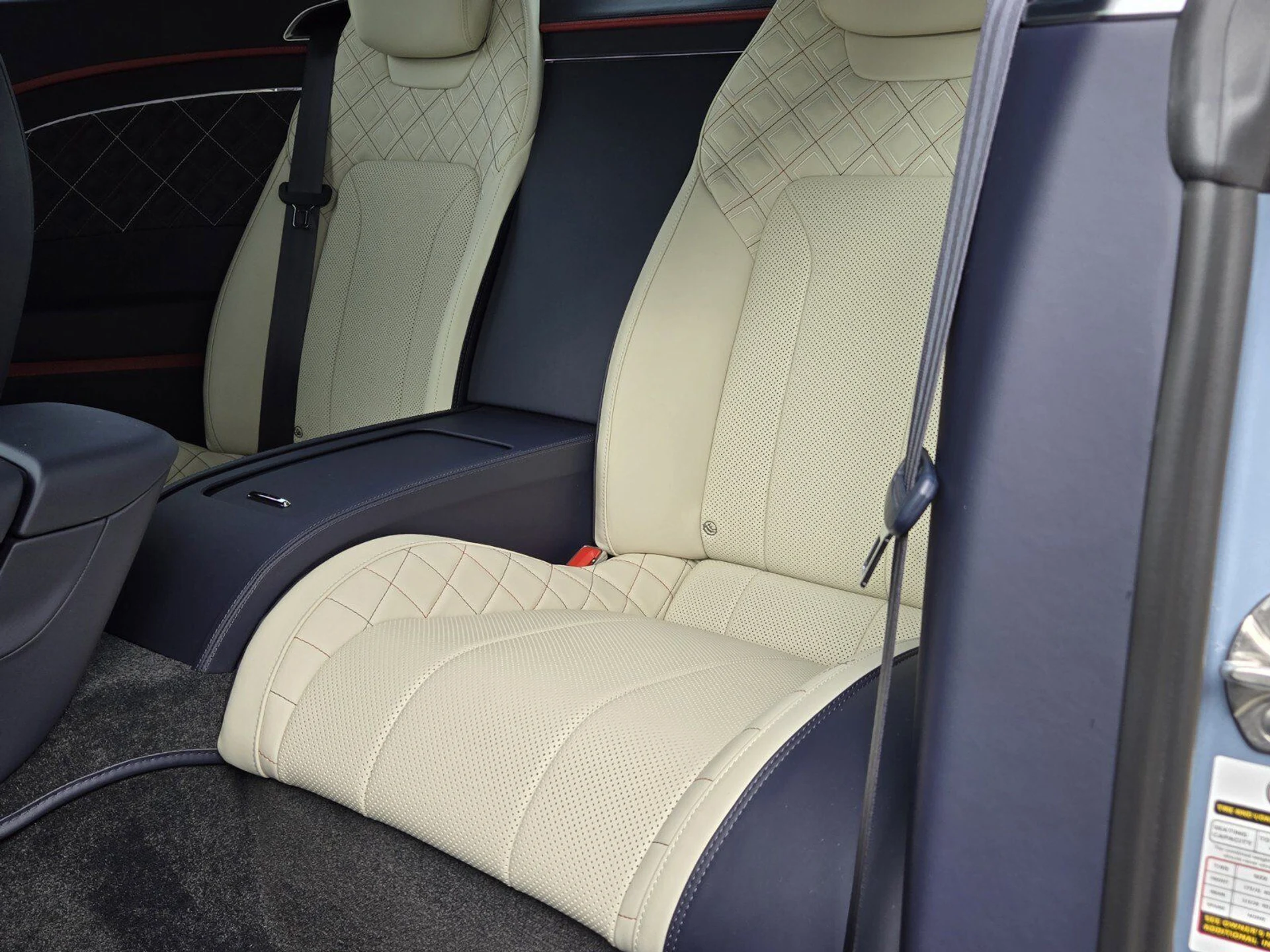 mph021_463246387_e7fef34b8f4a09453ad302dbe2653018x_c8fa49db2a