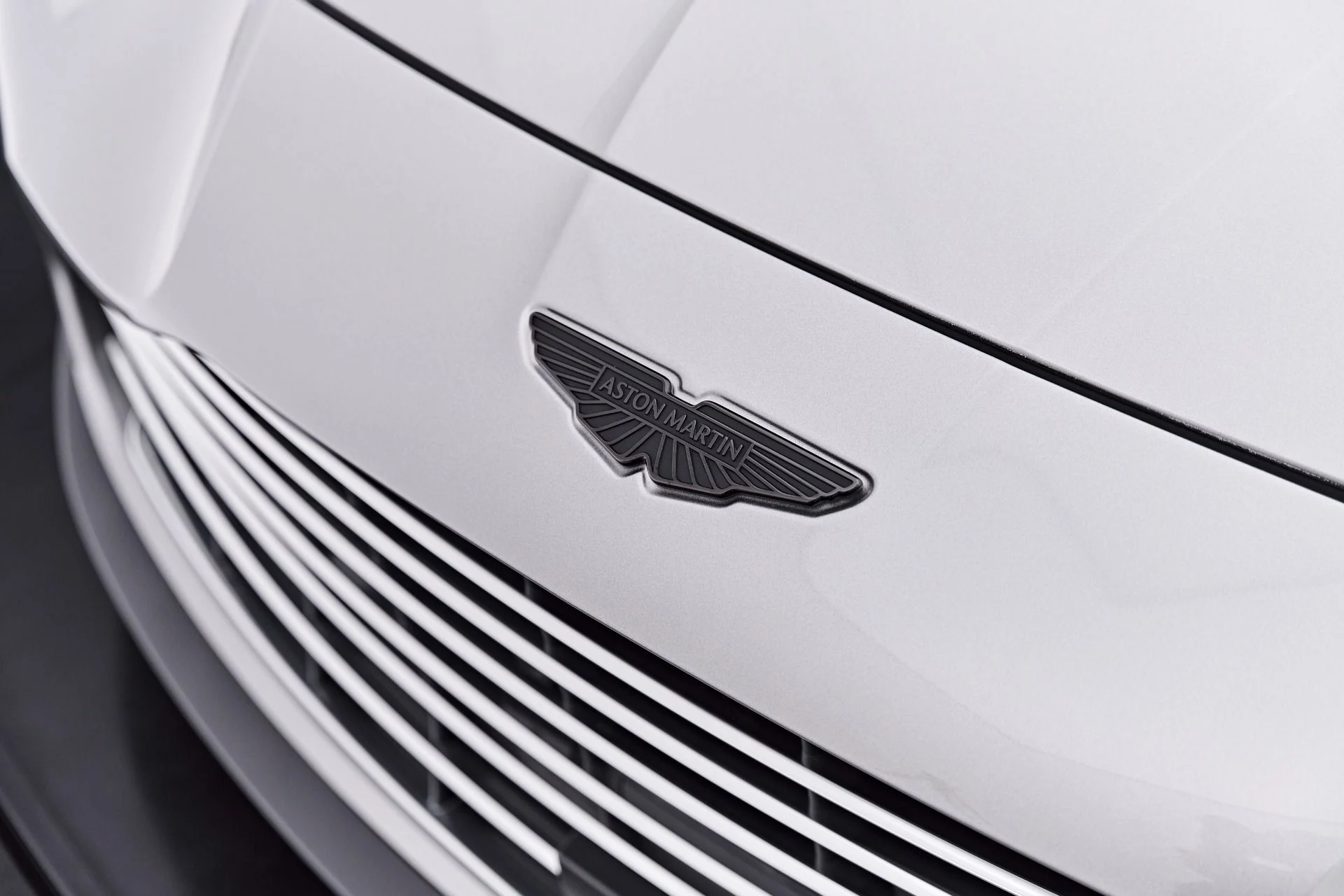 mph021_475019447_Used_2025_Aston_Martin_Vanquish_V12_1786045797_6f5676b633