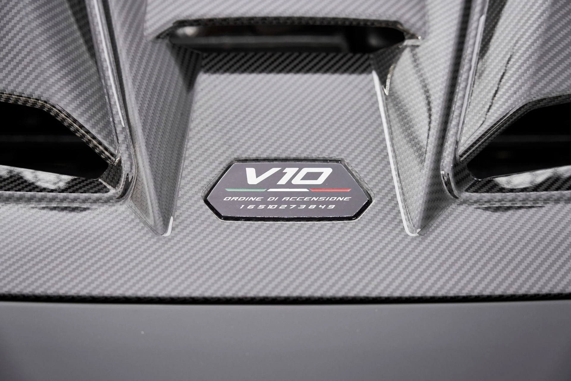 mph021_475756638_Used_2023_Lamborghini_Huracan_Tecnica_Base_1766269016_2de05bbdb7