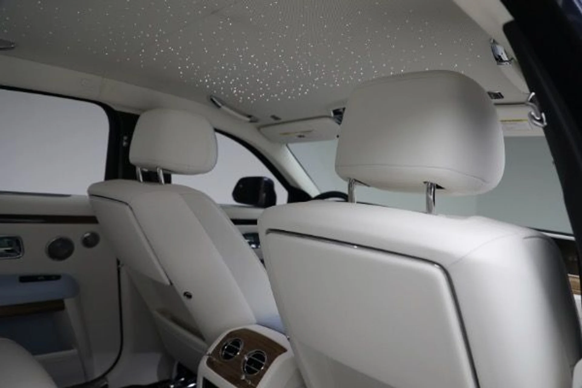 mph021_490542547_New_2025_Rolls_Royce_Ghost_0c6d5040a8