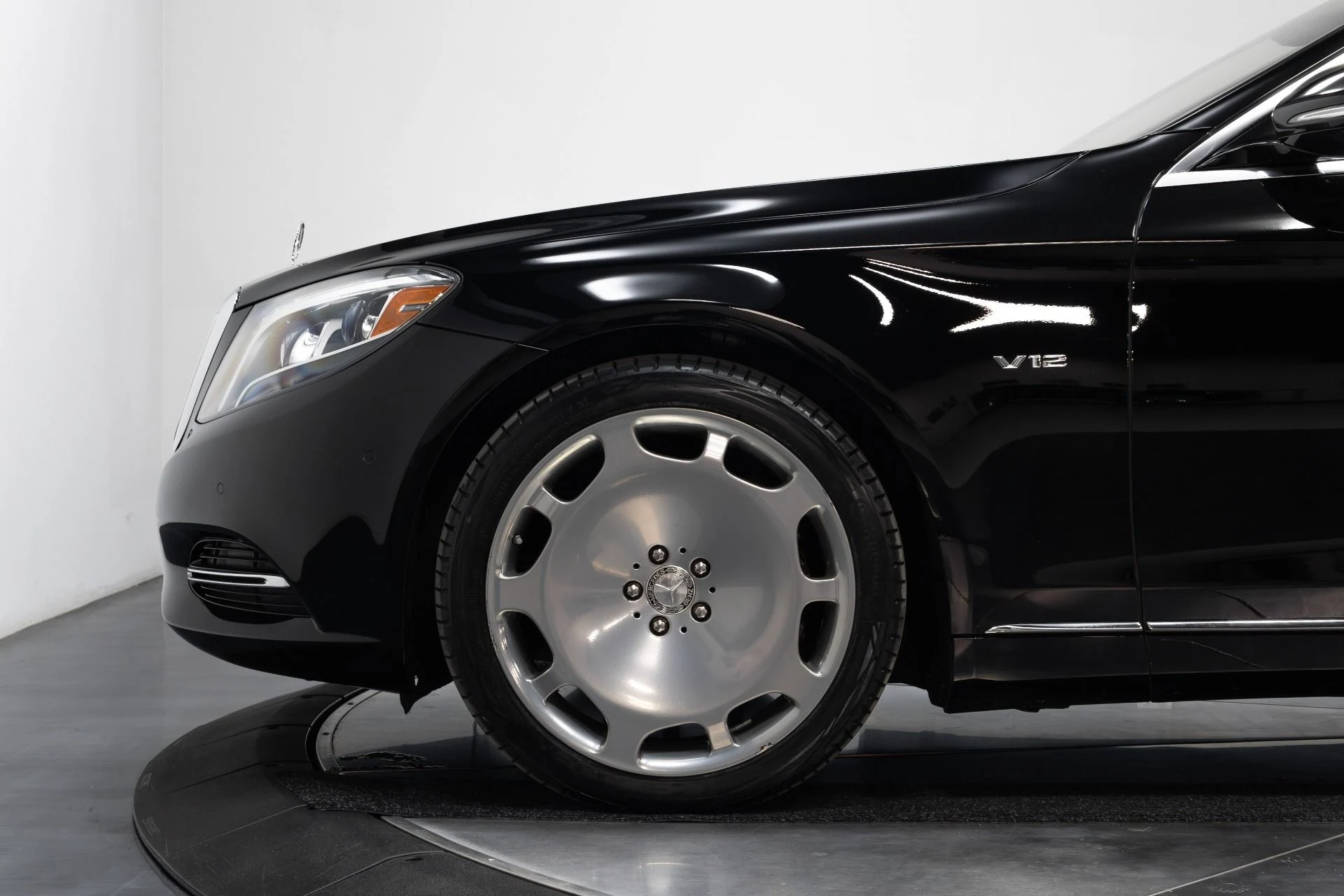 mph021_491044609_Used_2016_Mercedes_Benz_S_Class_Maybach_S_600_1763586066_086d7dd9b6