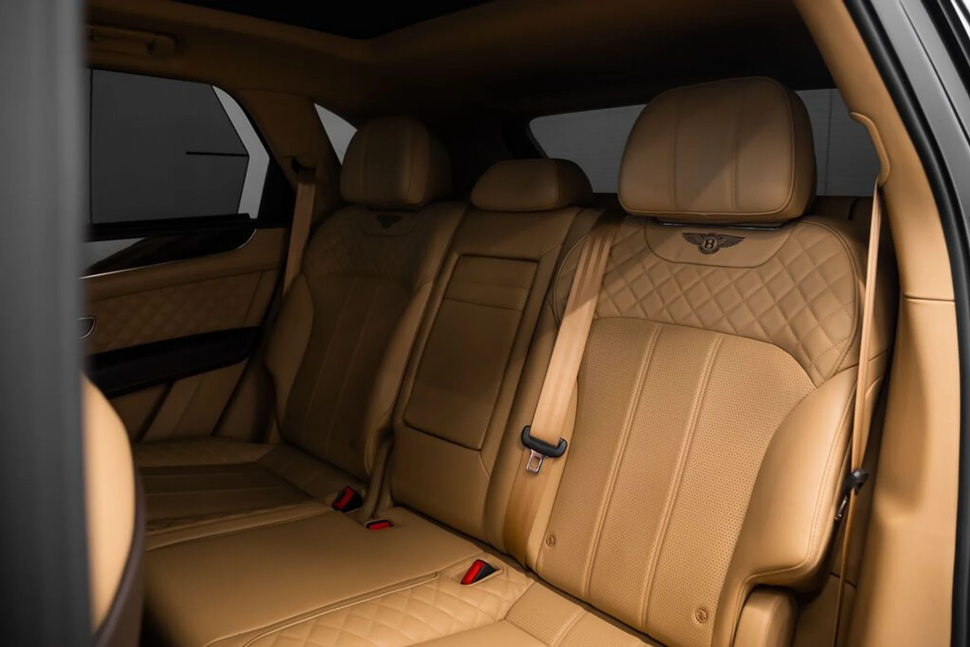 mph021_497929175_bentley_bentayga_2017_jpg_v_1758918548_54aaa4ed12