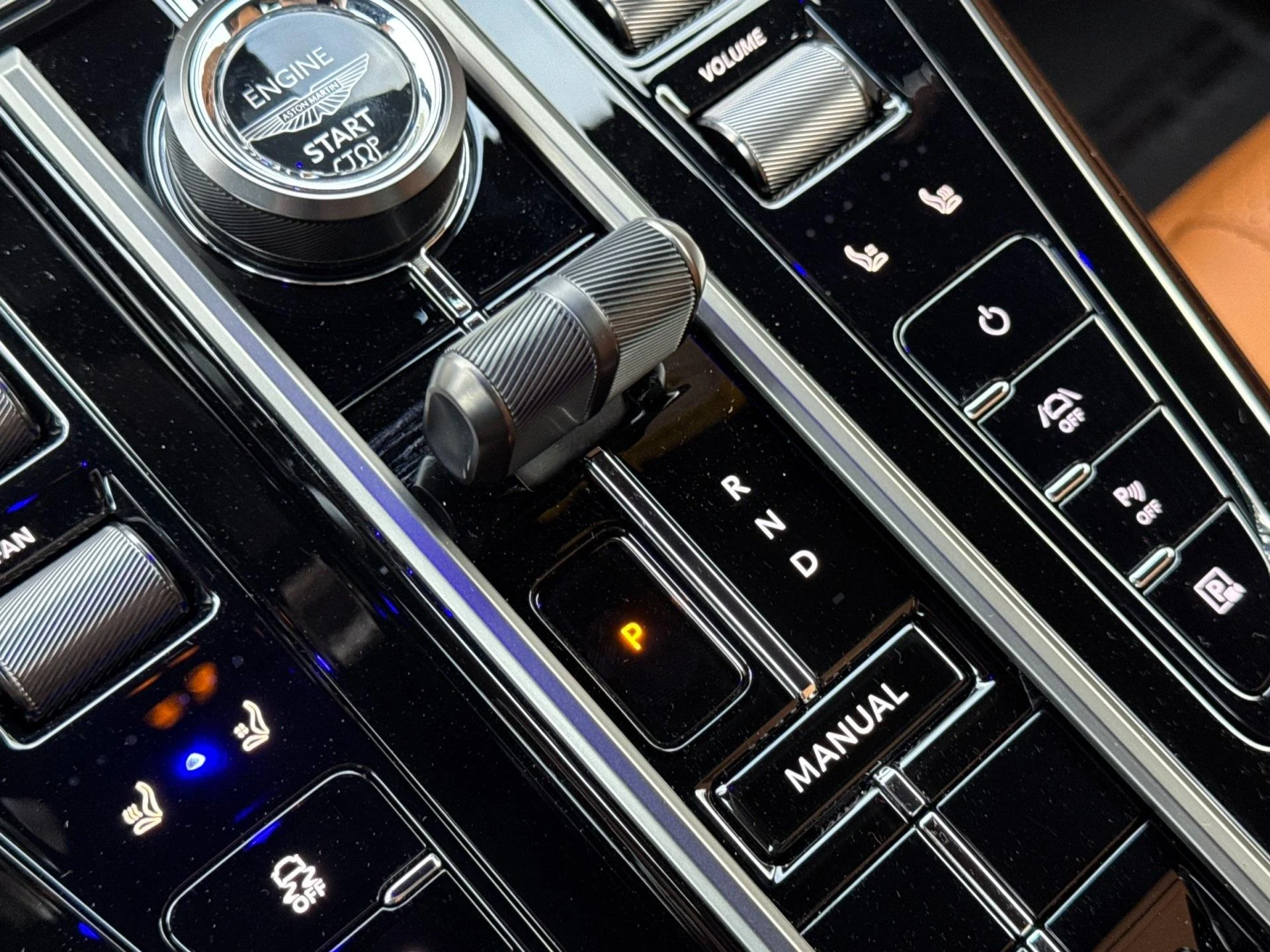 mph021_500933855_New_2026_Aston_Martin_Vantage_Roadster_1767798660_ac6c26d245