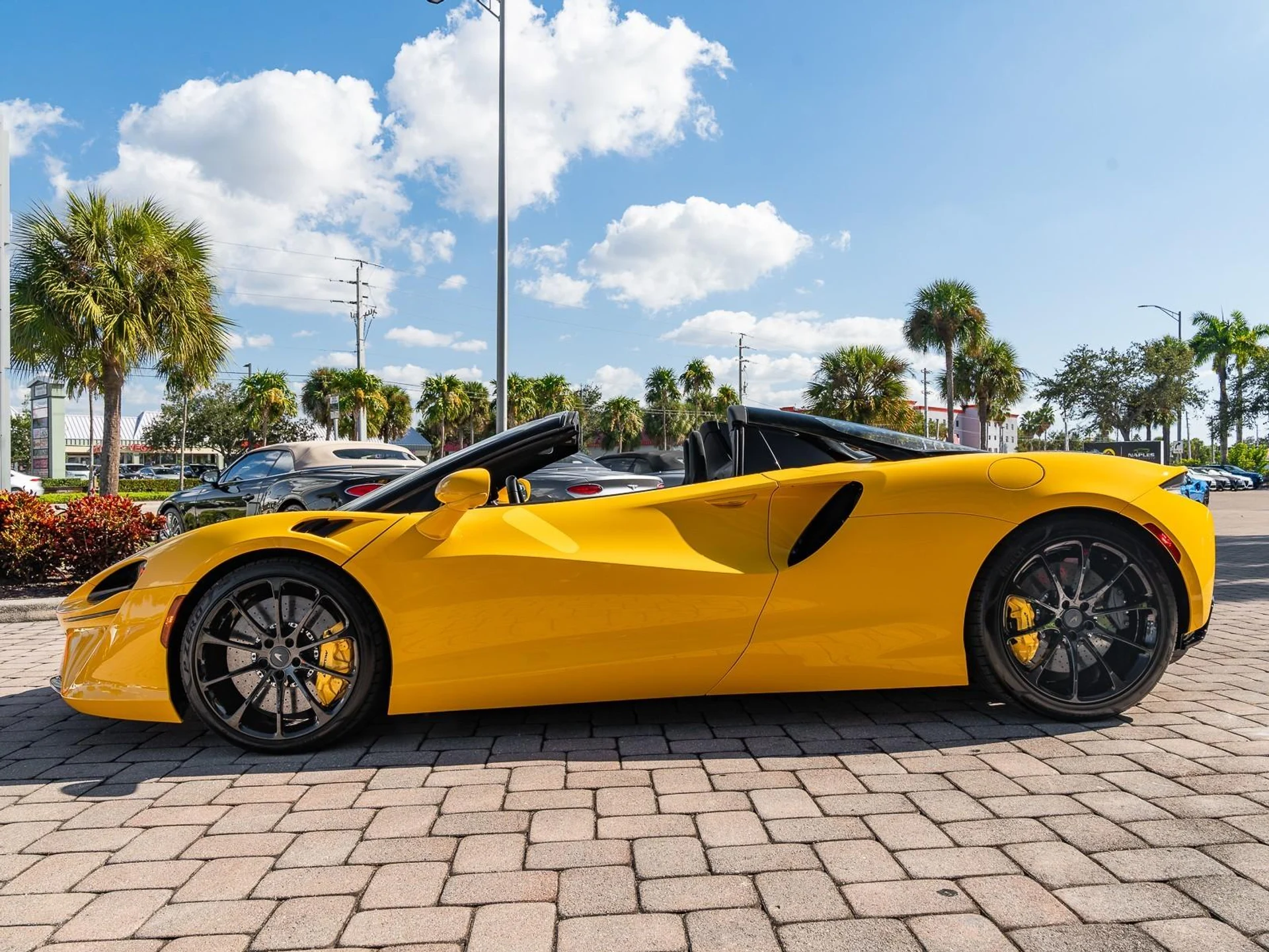 mph021_507900893_Used_2025_Mc_Laren_Artura_Tech_Lux_1764082929_81686159be