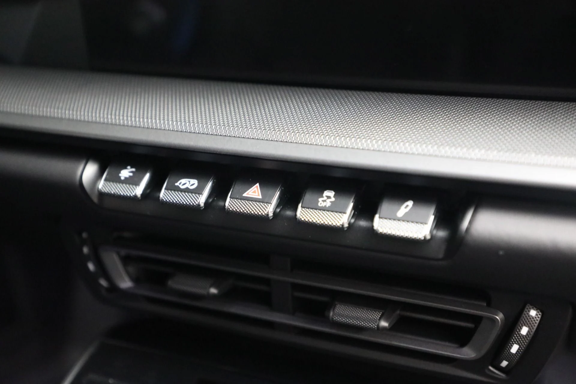 mph021_513780492_Used_2024_Porsche_911_Carrera_1766252348_f6ecbc9501