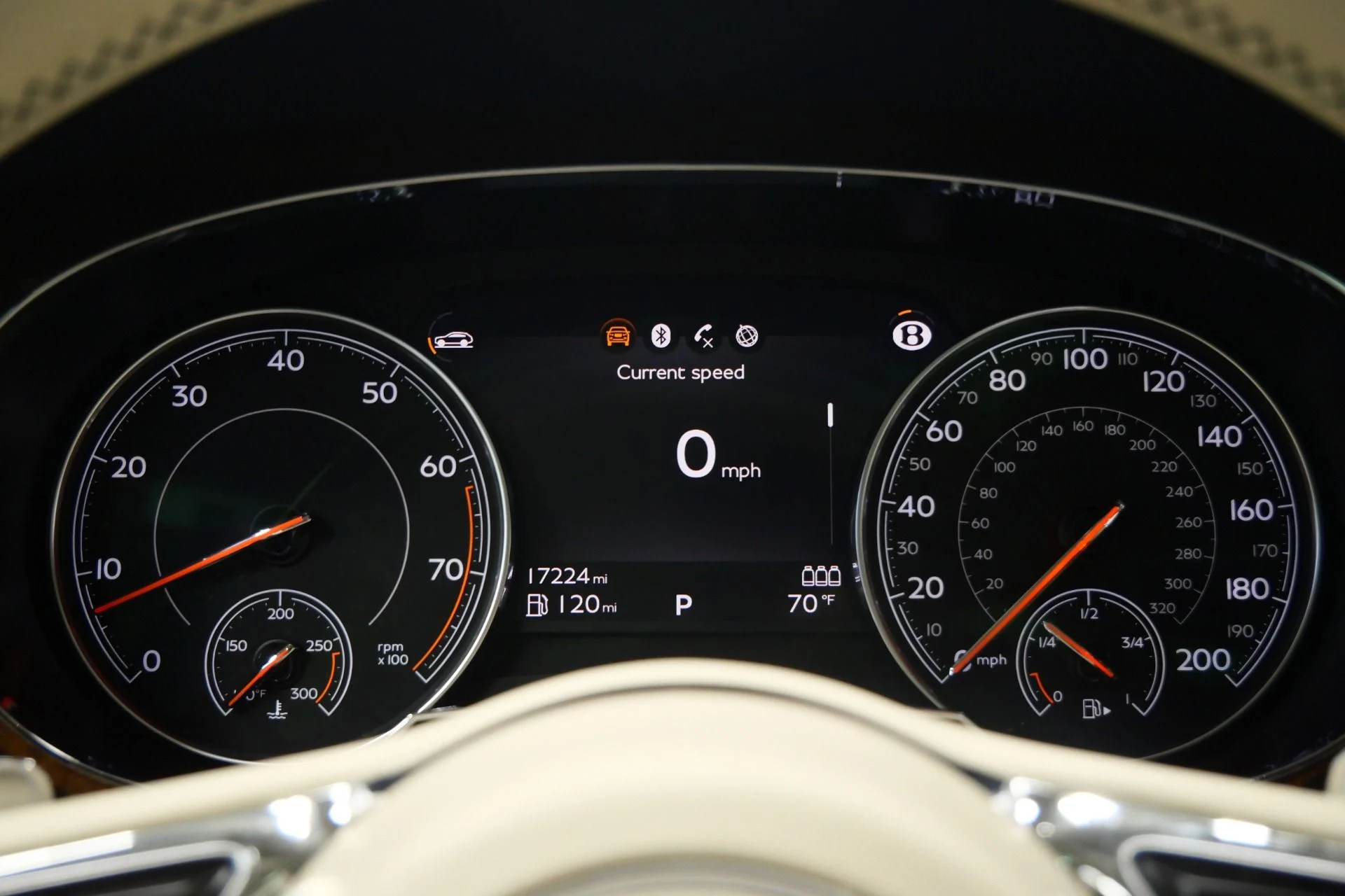 mph021_518494352_Used_2018_Bentley_Bentayga_Onyx_Edition_W12_Touring_Specification_Front_Seat_Comfort_Specification_1772647427_aa08a3579e