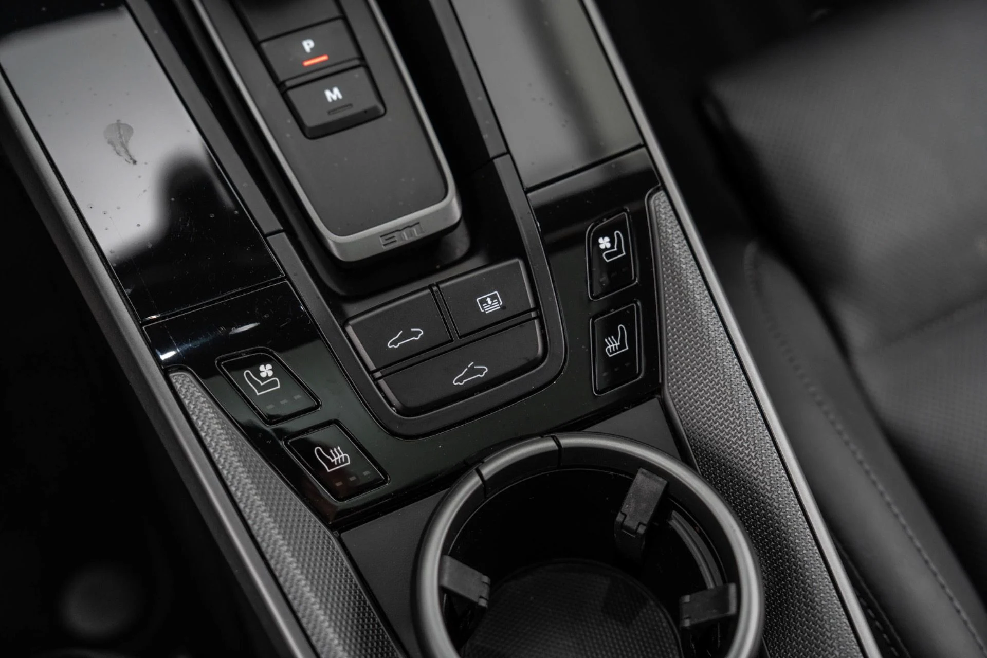 mph021_526097458_Used_2024_Porsche_911_Carrera_1774628143_ff7d59f98a