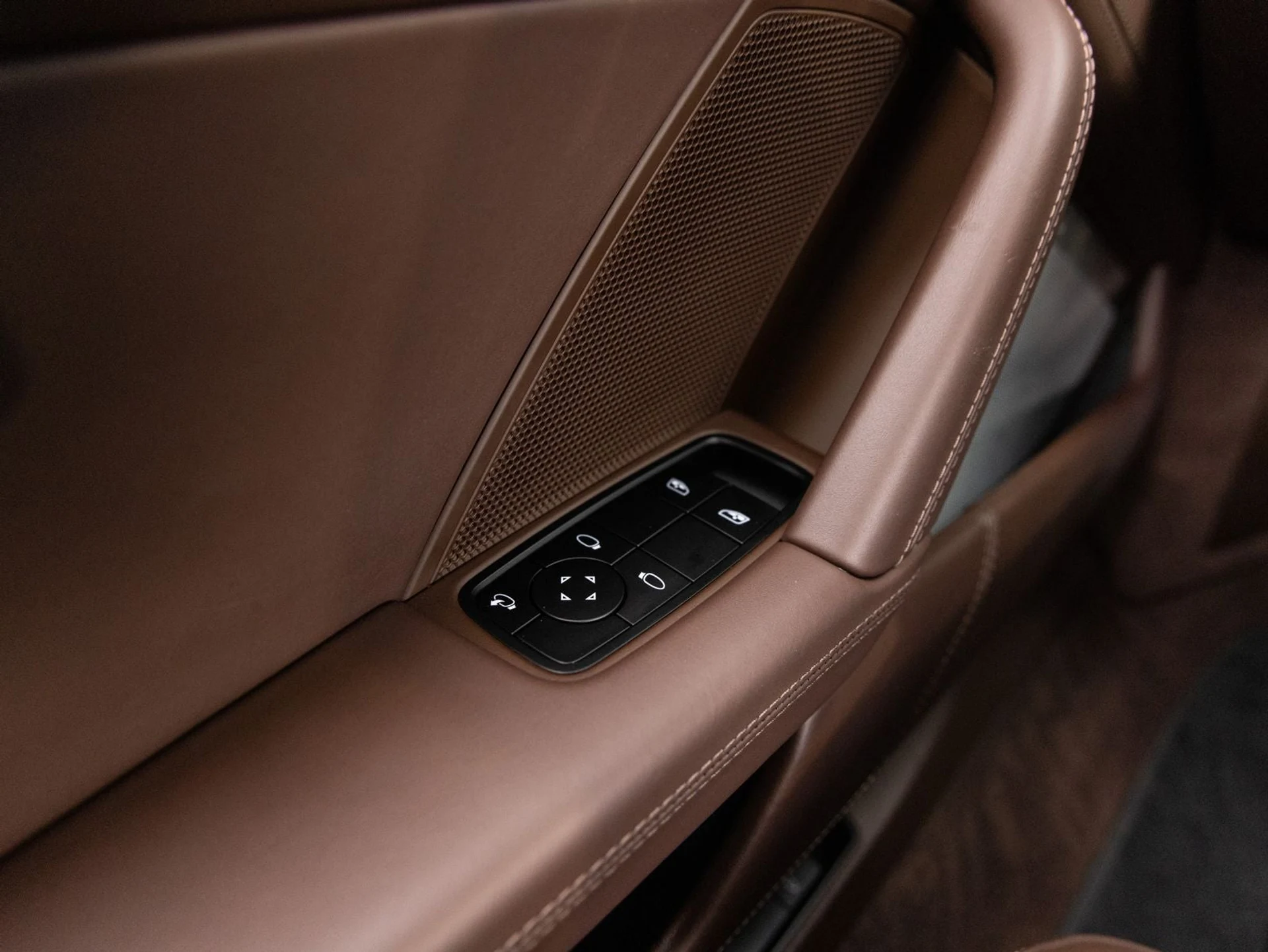 mph021_527198330_22_54787067ef