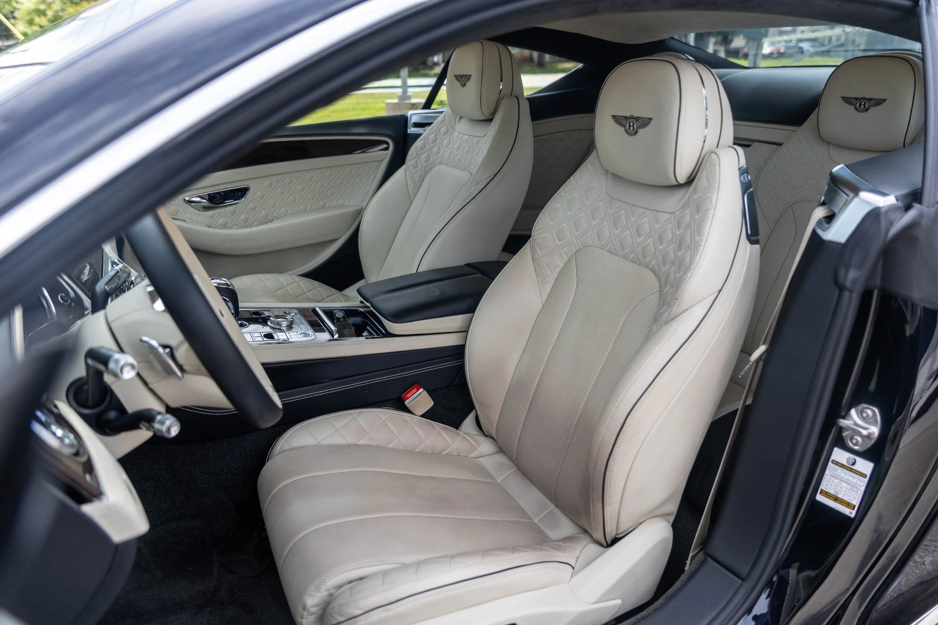mph021_527551501_Hi_Tech_Luxury_Imports_LLC_SCBCG_2_ZG_6_NC_090901_image_21_834601cc7e
