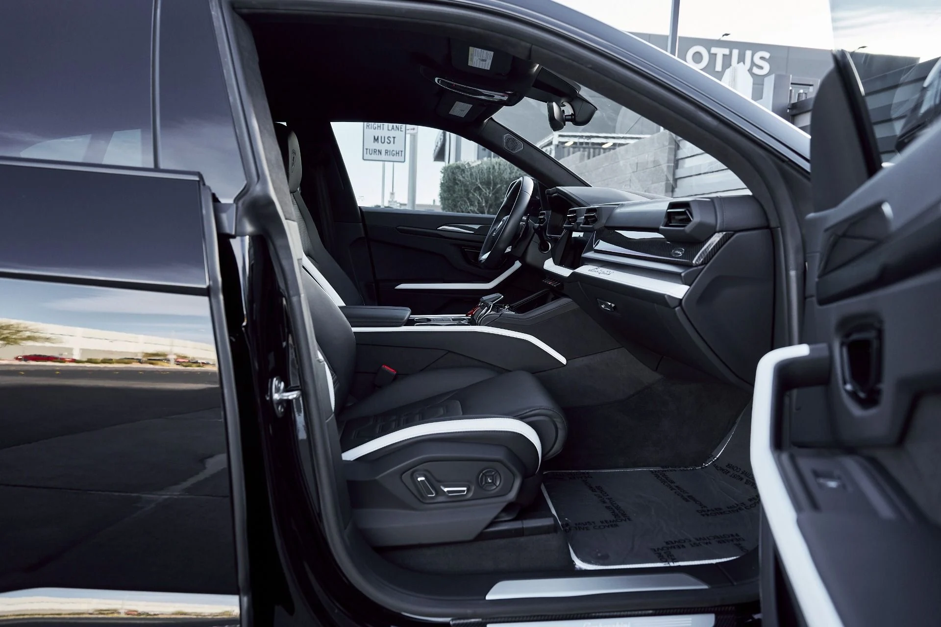 mph021_534952514_Used_2025_Lamborghini_Urus_SE_1767720849_4ae5886406