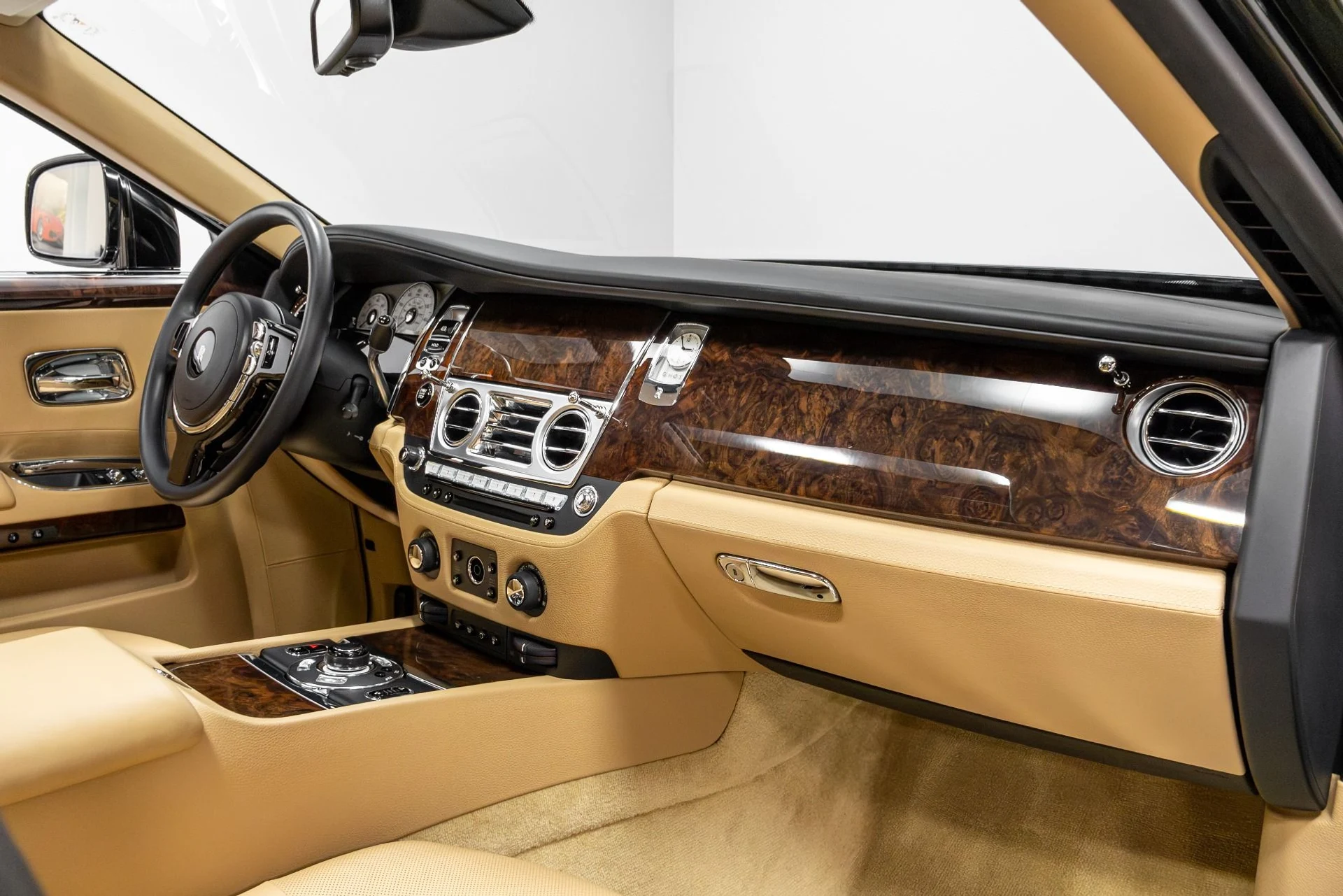 mph021_538253973_Used_2011_Rolls_Royce_Ghost_1770323942_8de53cfa2d