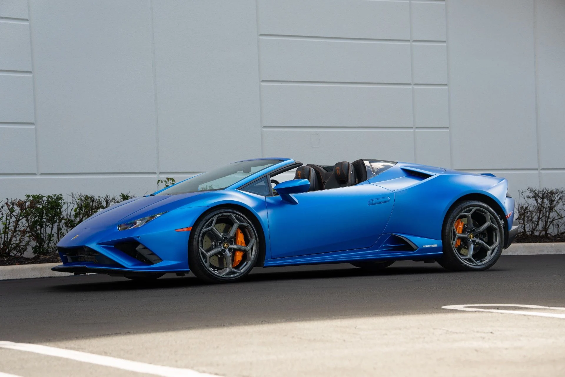 mph021_539234891_Used_2023_Lamborghini_Huracan_EVO_Spyder_1763055563_3d693f3542